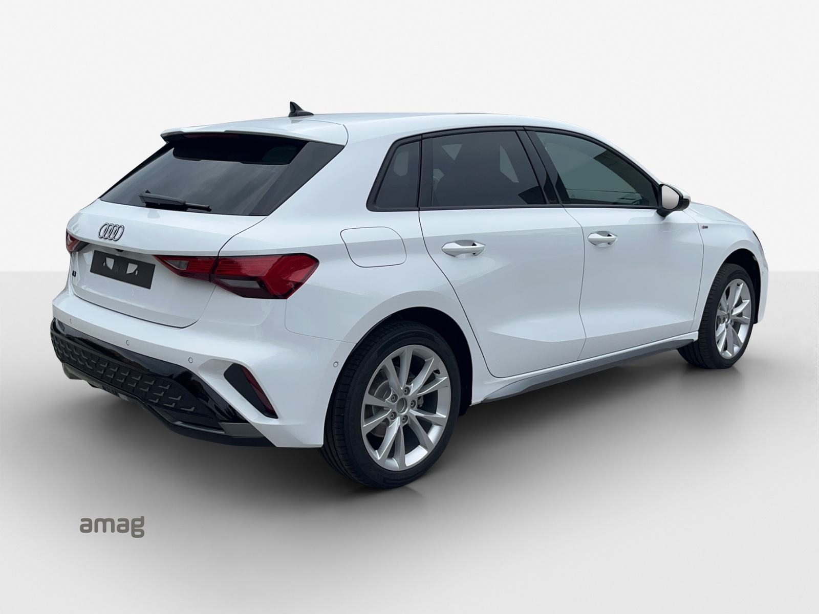 AUDI A3 Sportback TFSI 110 kW S line S tronic-image-4