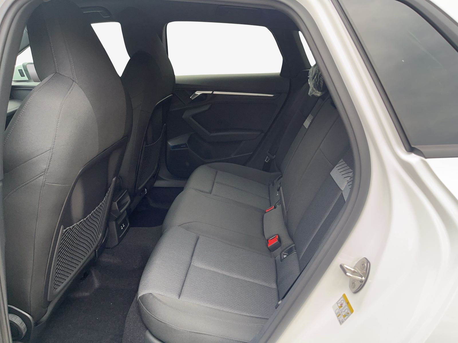 AUDI A3 Sportback TFSI 110 kW S line S tronic-image-11
