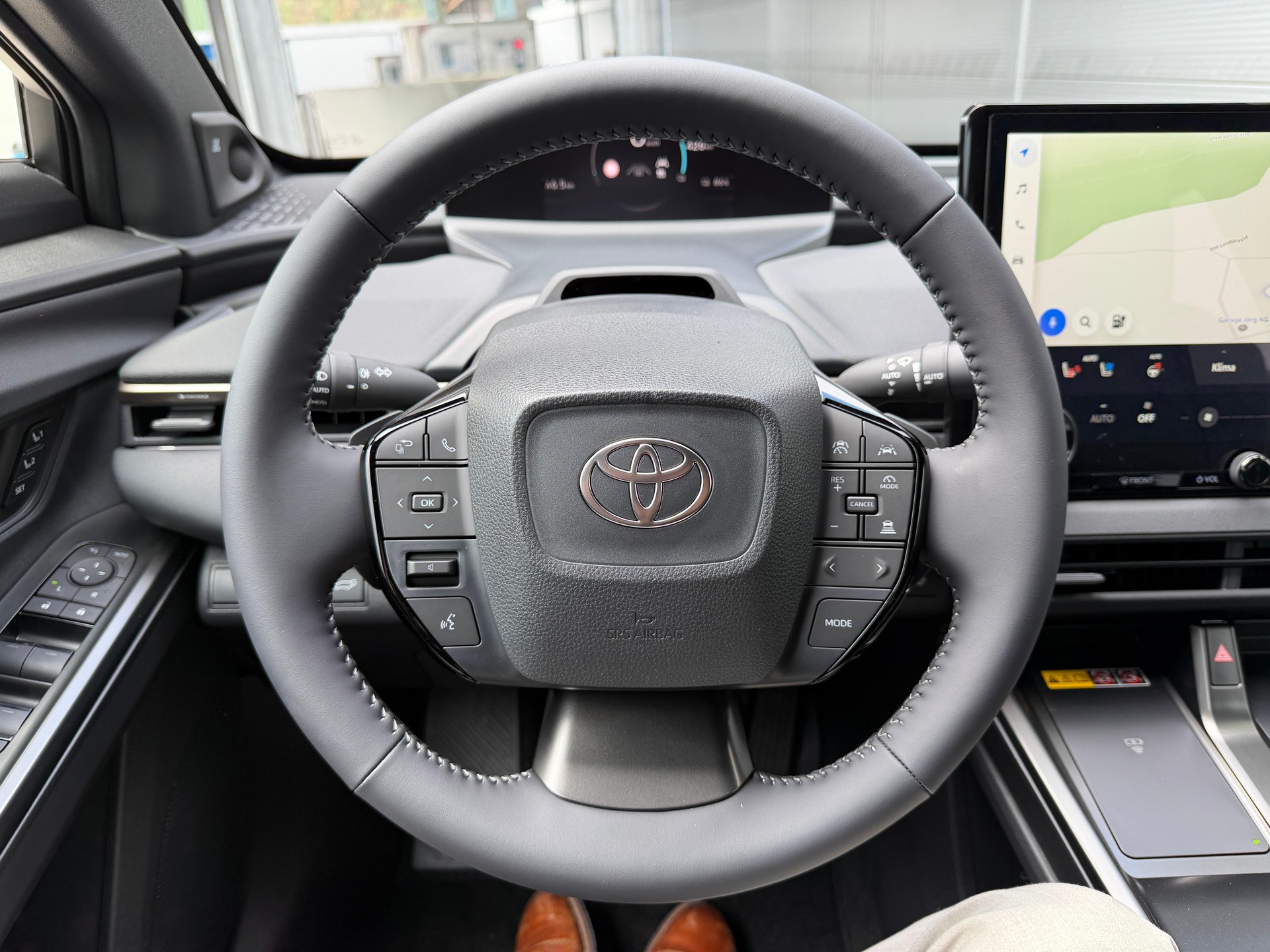 TOYOTA bZ4X Premium AWD-image-12