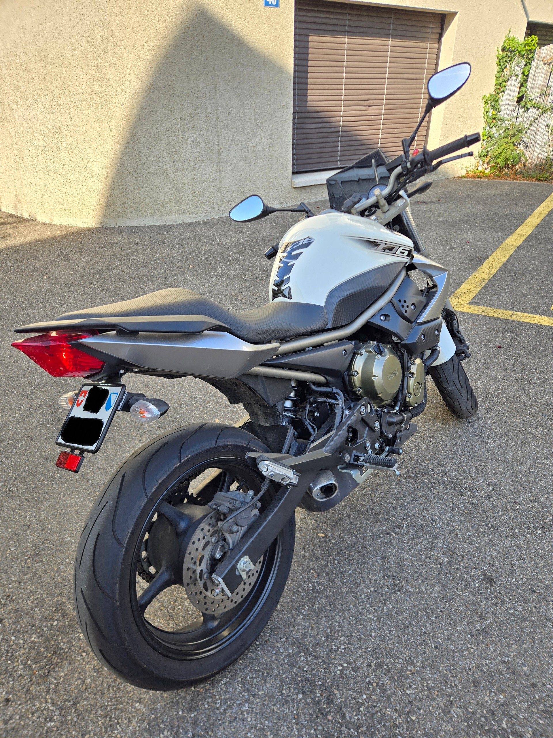 YAMAHA XJ 6 N ABS-image-1