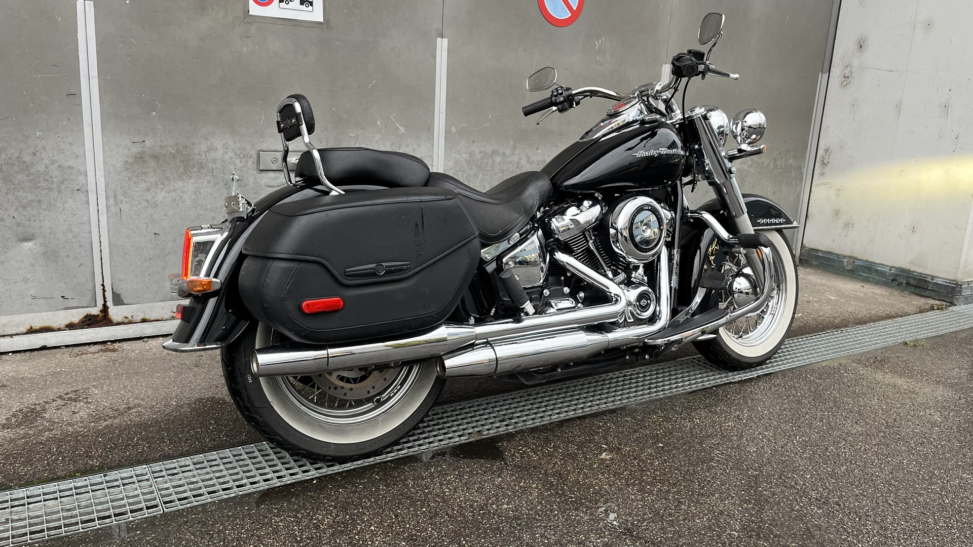 HARLEY-DAVIDSON FLDE Deluxe 107 ABS-image-11