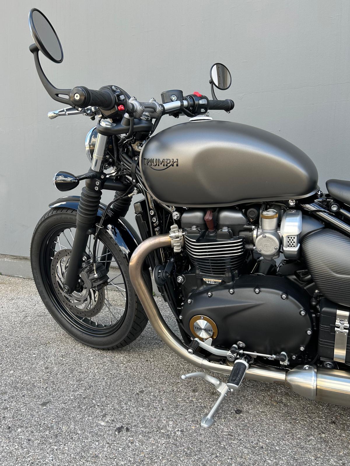 TRIUMPH Bonneville 1200 Bobber Black ABS-image-2