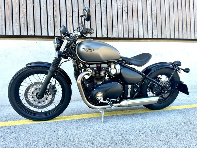 TRIUMPH Bonneville 1200 Bobber Black ABS-image-1