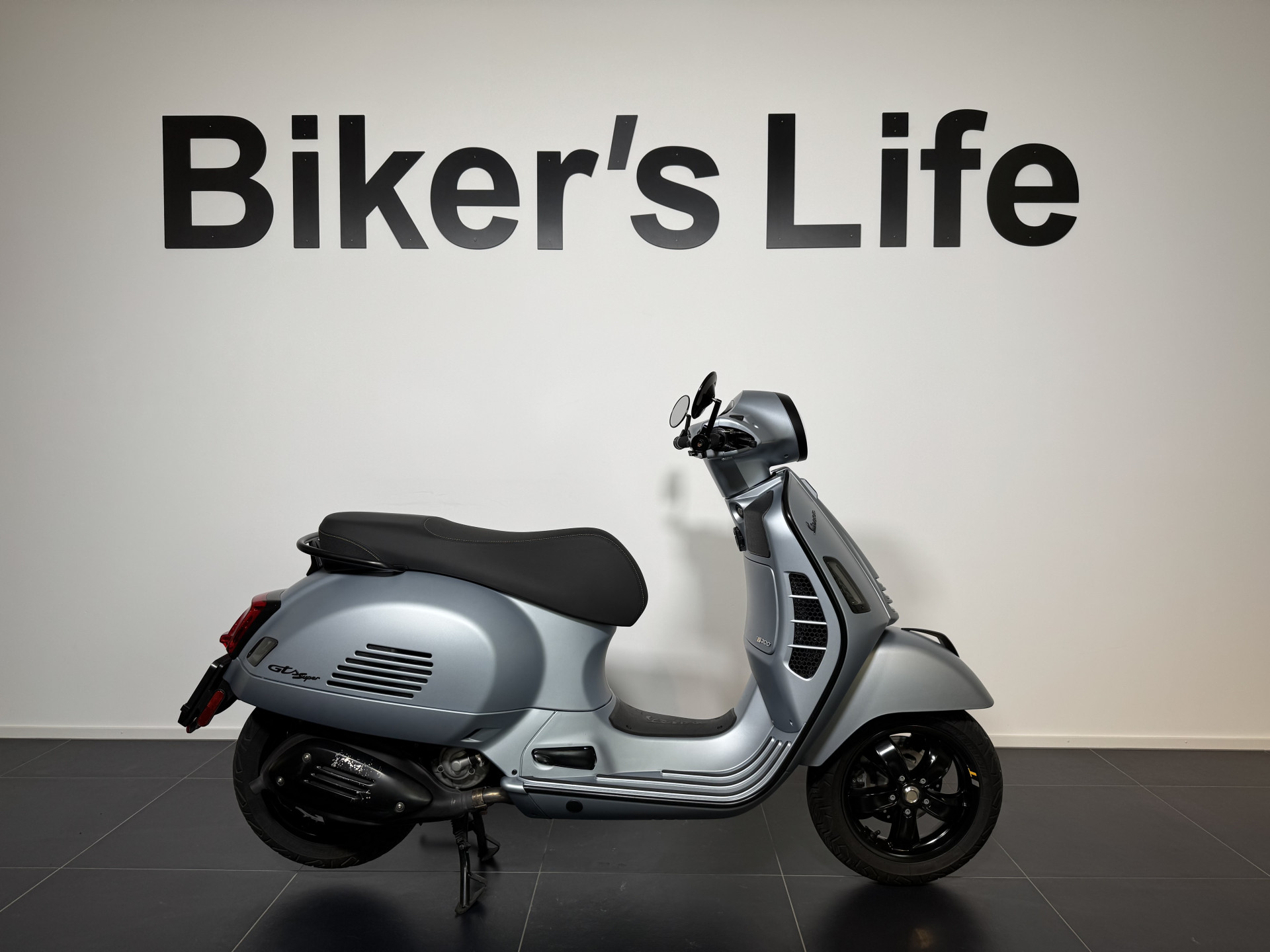PIAGGIO Vespa GTS 300 HPE Super Tech-image-0