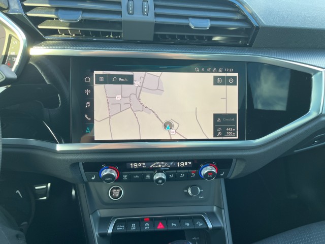 AUDI Q3 45 TFSI S line quattro S-tronic-image-20