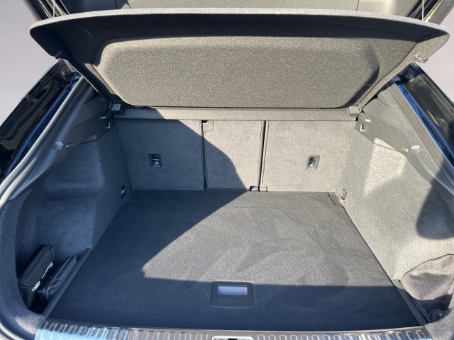 AUDI Q3 45 TFSI S line quattro S-tronic-image-18