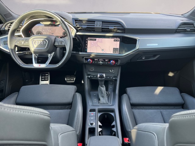 AUDI Q3 45 TFSI S line quattro S-tronic-image-11