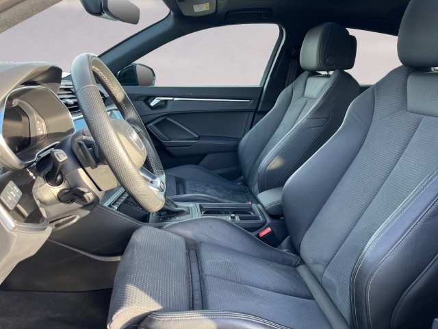 AUDI Q3 45 TFSI S line quattro S-tronic-image-9