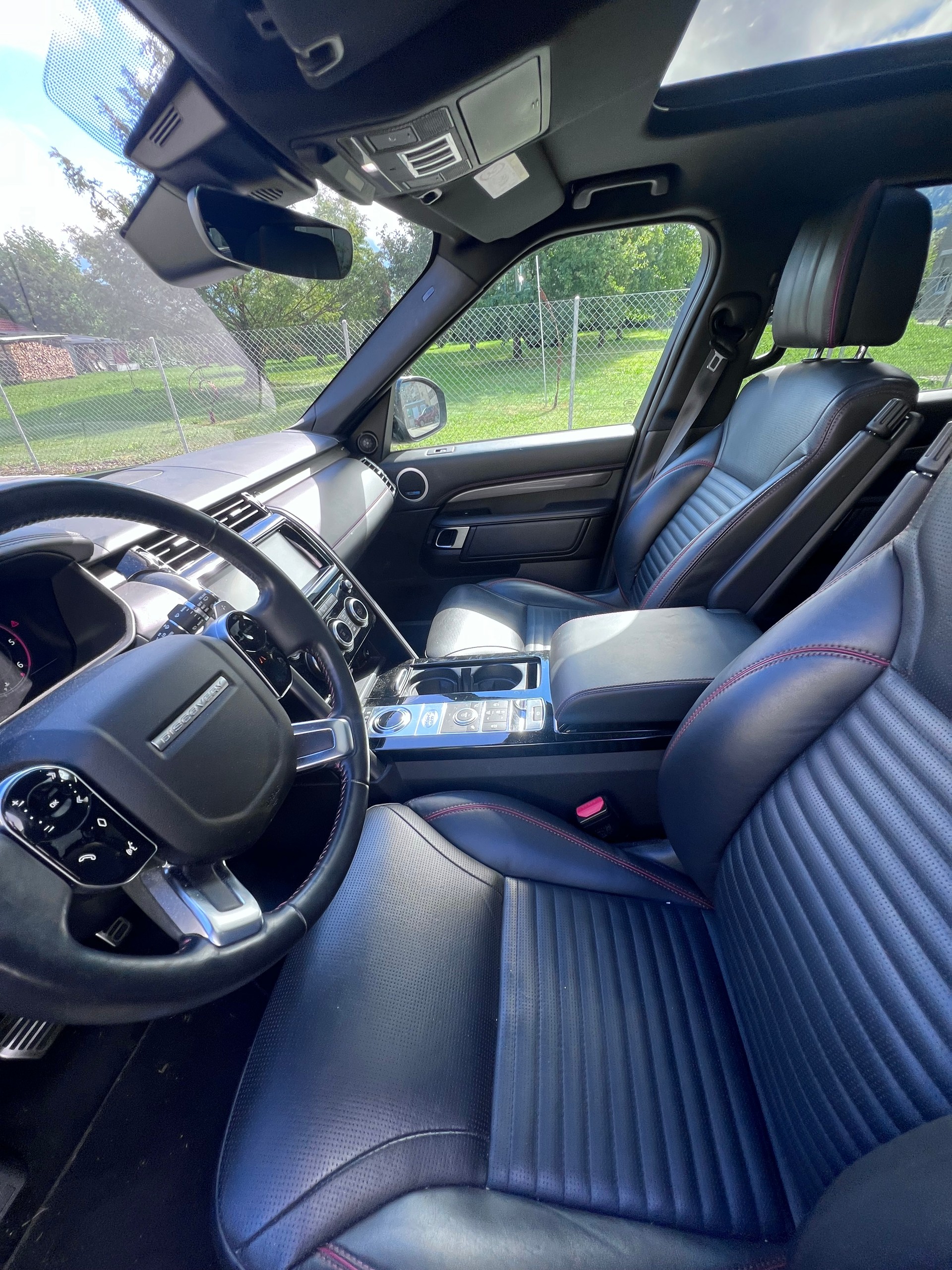 LAND ROVER Discovery 3.0 SDV6 HSE Luxury Automatic-image-2