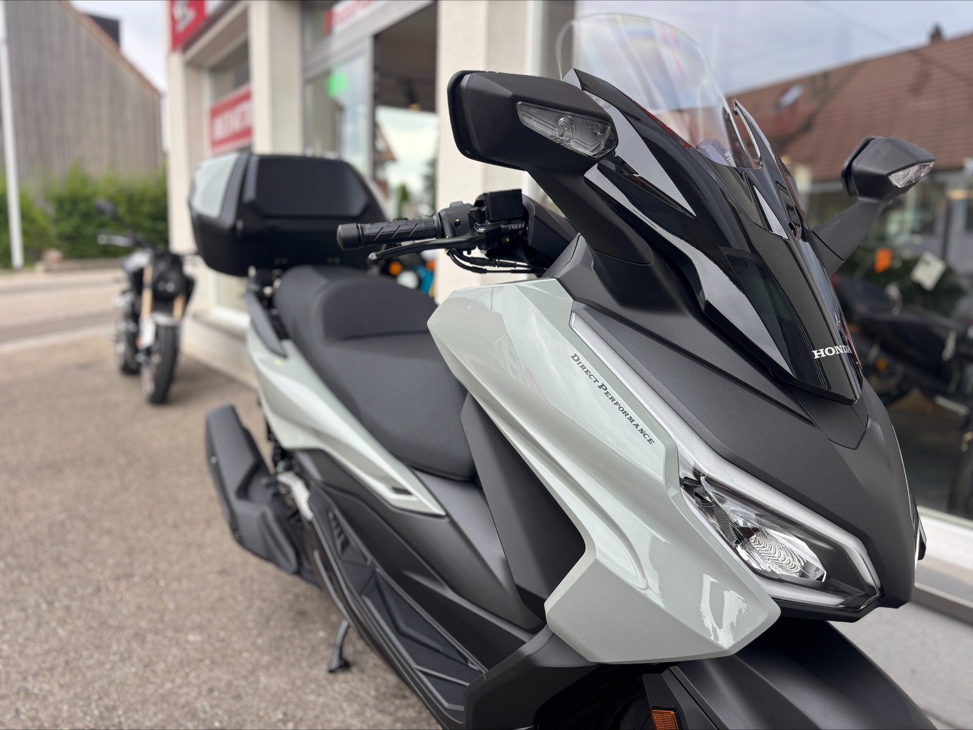 HONDA NSS 125 Forza Smart TopBox-image-5