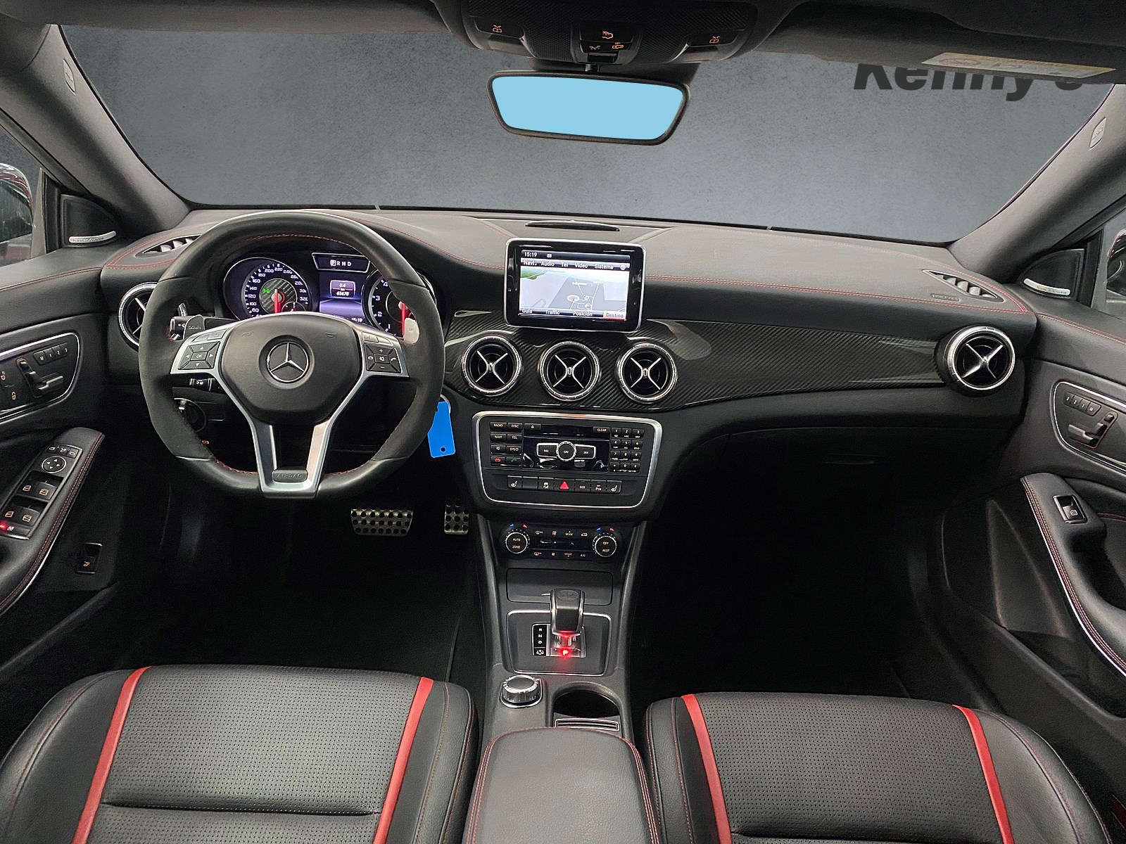MERCEDES-BENZ CLA 45 AMG 4Matic Speedshift-image-5