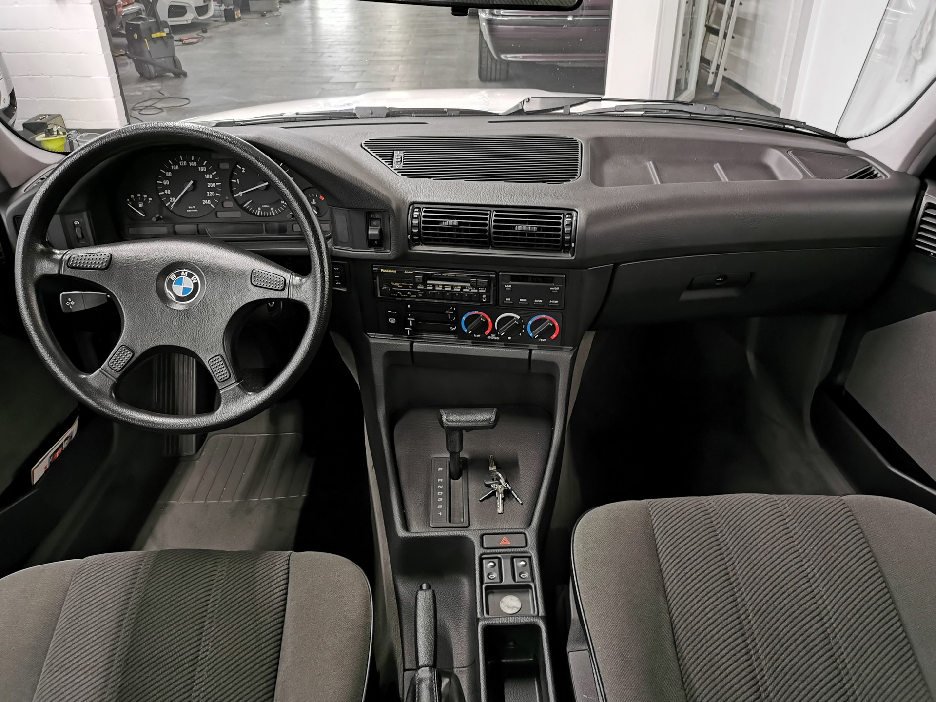 BMW 525i A Veteran OLDTIMER-image-11