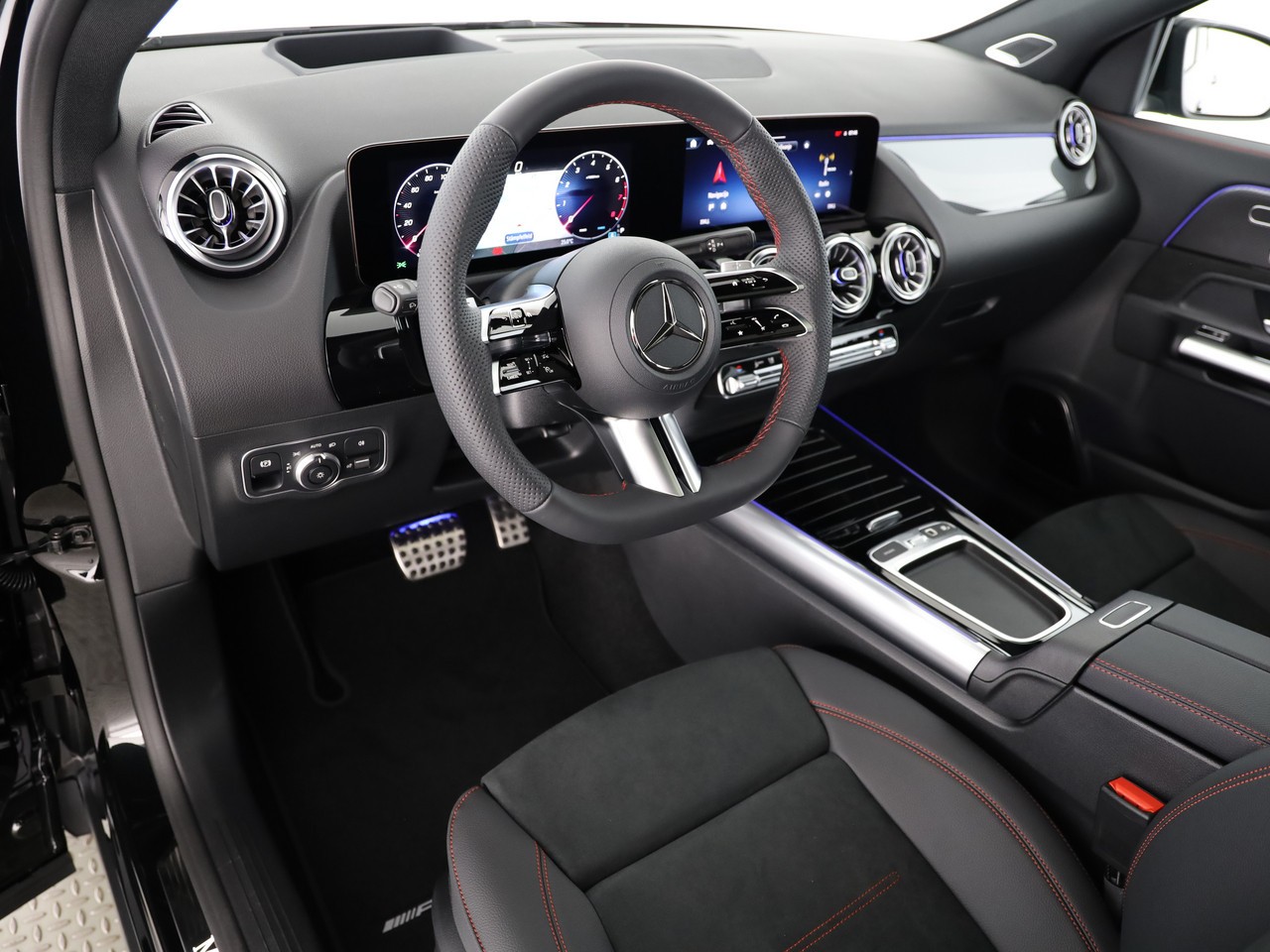 MERCEDES-BENZ GLA 200 7G-DCT-image-8