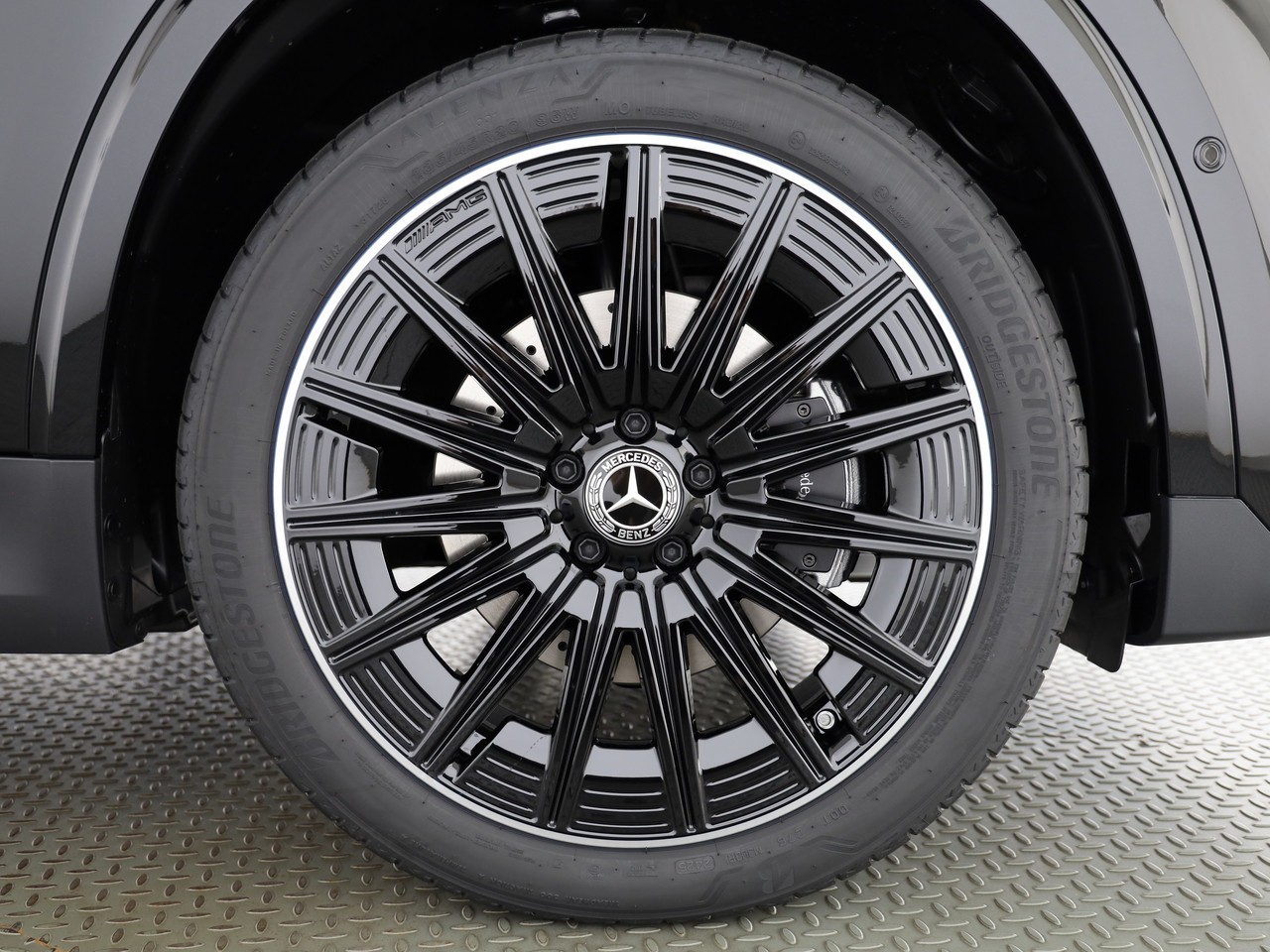 MERCEDES-BENZ GLA 200 7G-DCT-image-13