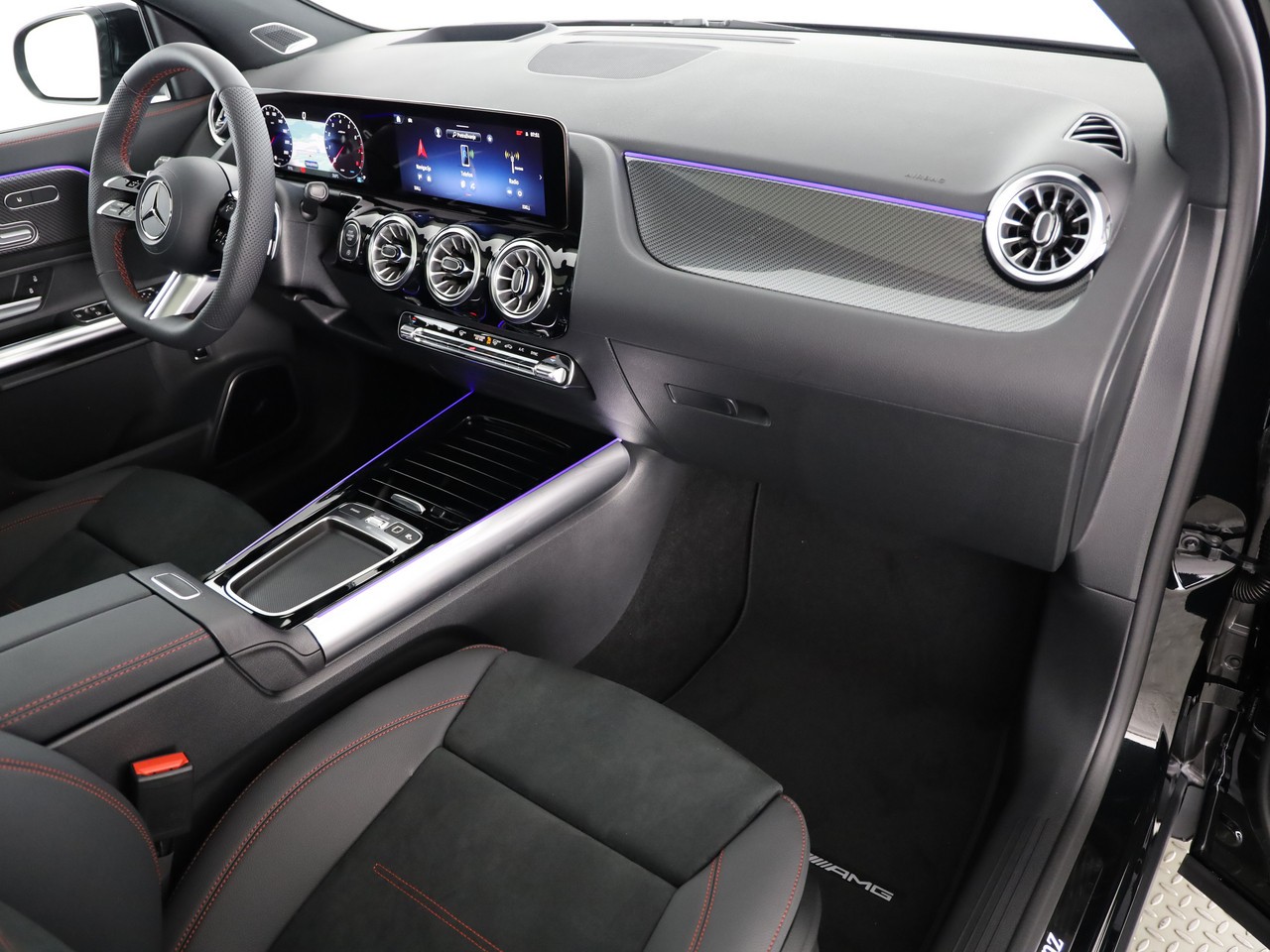 MERCEDES-BENZ GLA 200 7G-DCT-image-15