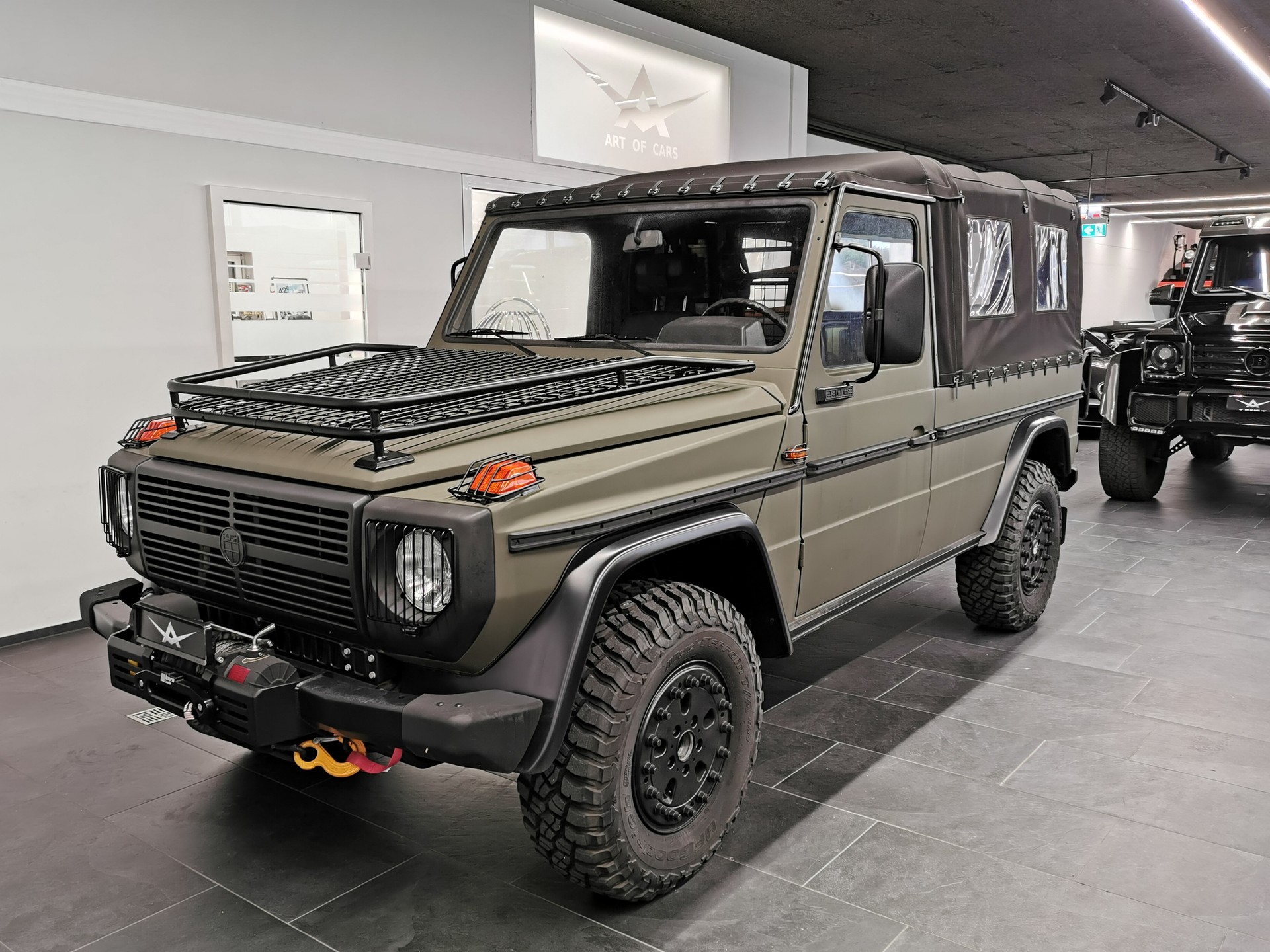 MERCEDES-BENZ G 230 Puch GE 230 G-Klasse G Wagon 460 Militärfahrzeug 8-Plätzer Hutchinson MATT KOMPLETT RESTAURIERT-image-2