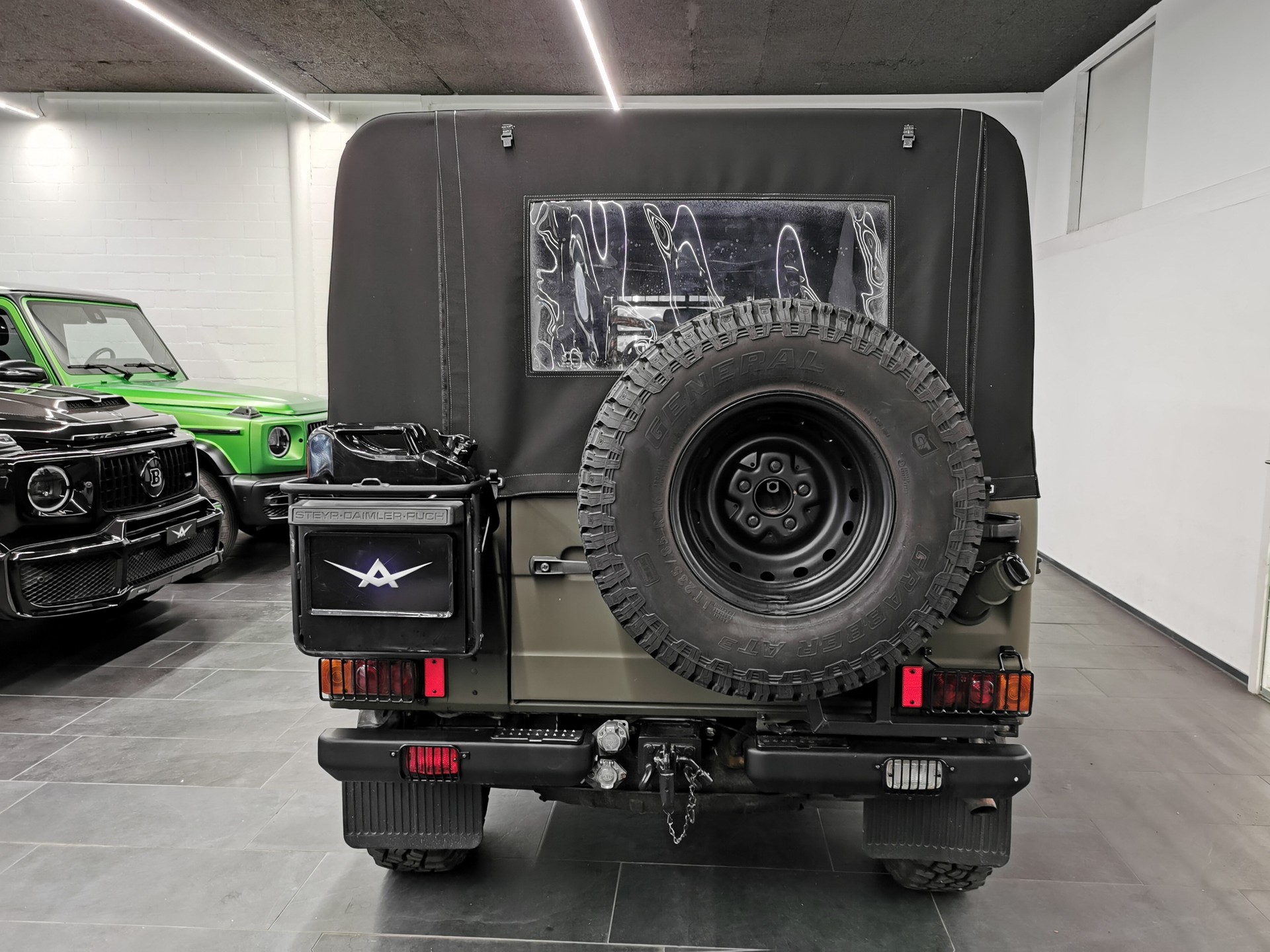 MERCEDES-BENZ G 230 Puch GE 230 G-Klasse G Wagon 460 Militärfahrzeug 8-Plätzer Hutchinson MATT KOMPLETT RESTAURIERT-image-5