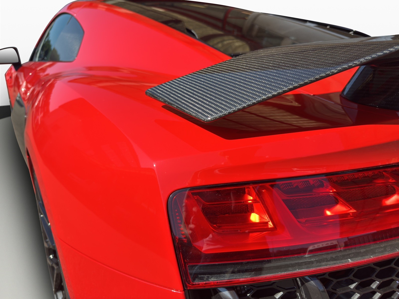 AUDI R8 Coupé 5.2 plus S-Tronic-image-15