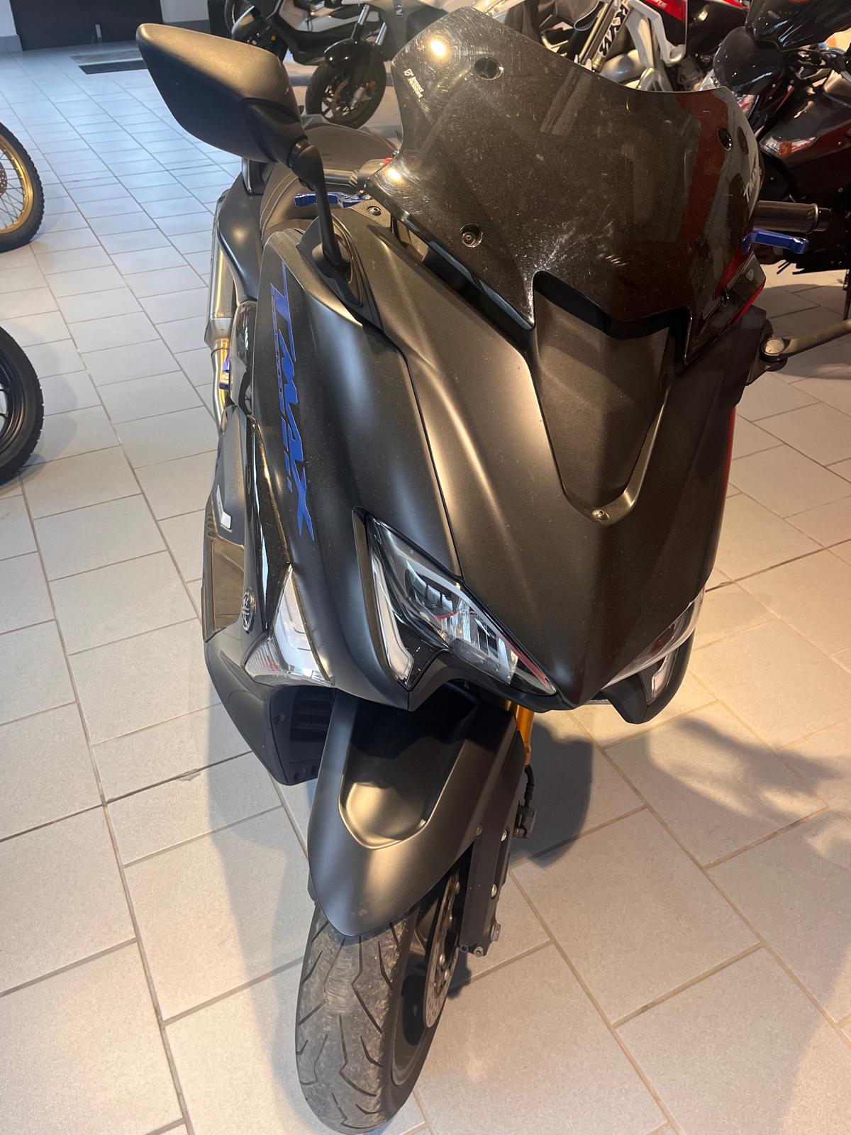 YAMAHA T-MAX XP 530 DX ABS-image-1
