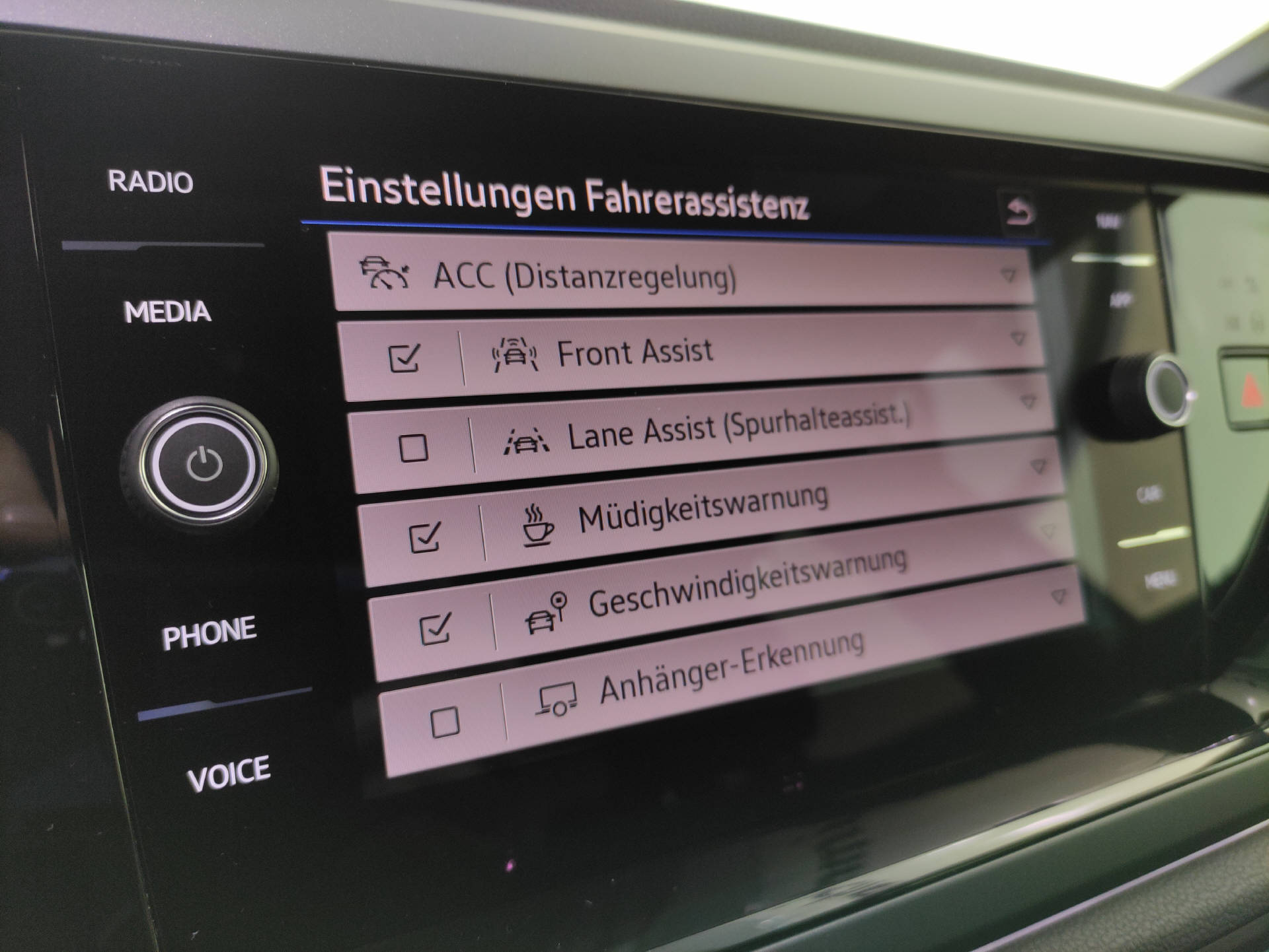 VW Taigo 1.5 TSI R-Line DSG-image-8
