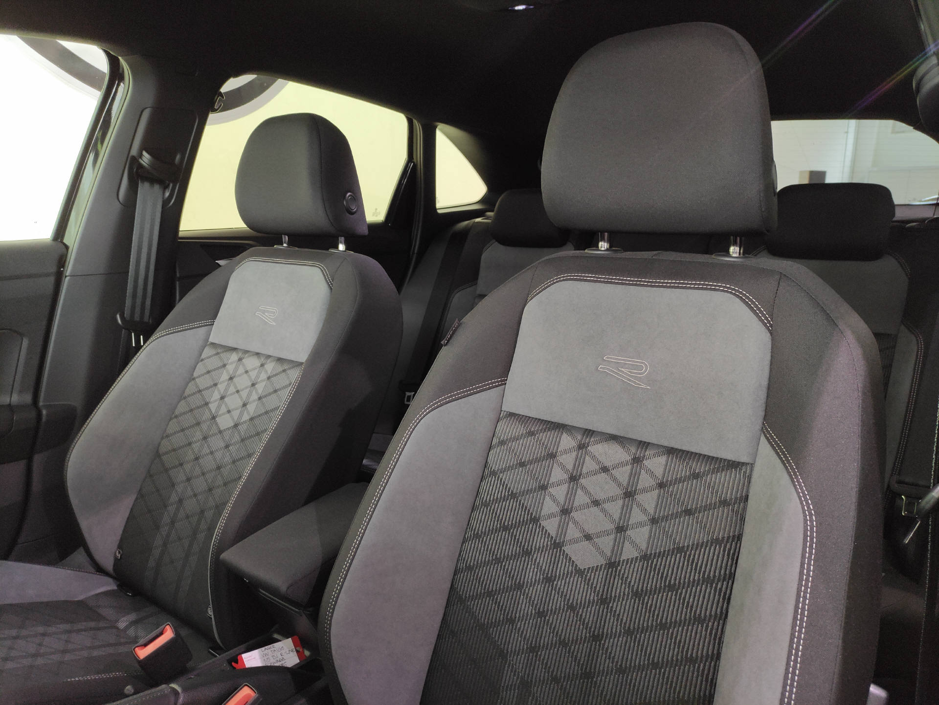VW Taigo 1.5 TSI R-Line DSG-image-4