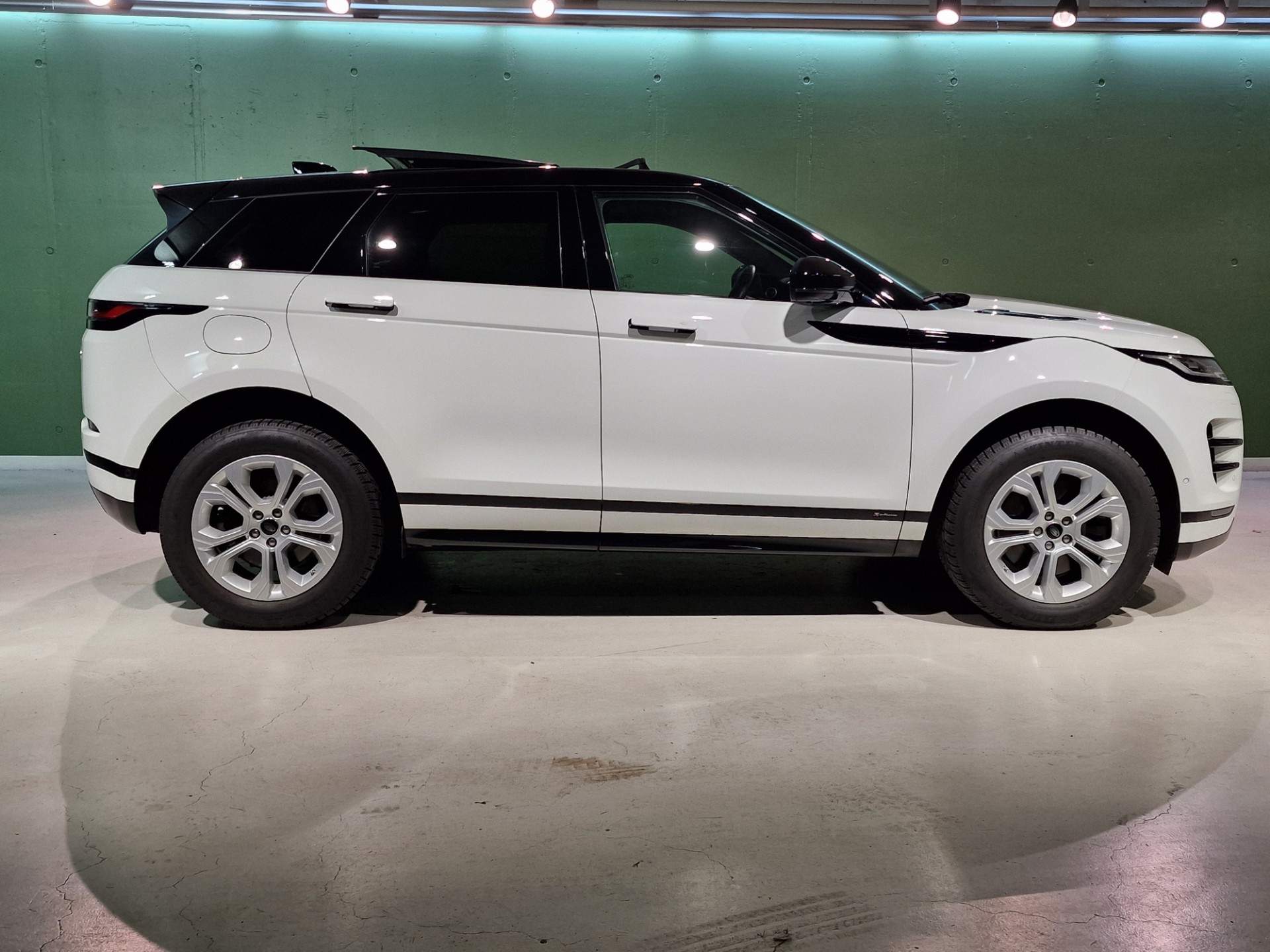 LAND ROVER Range Rover Evoque R-Dynamic P 300 SE AT9-image-3