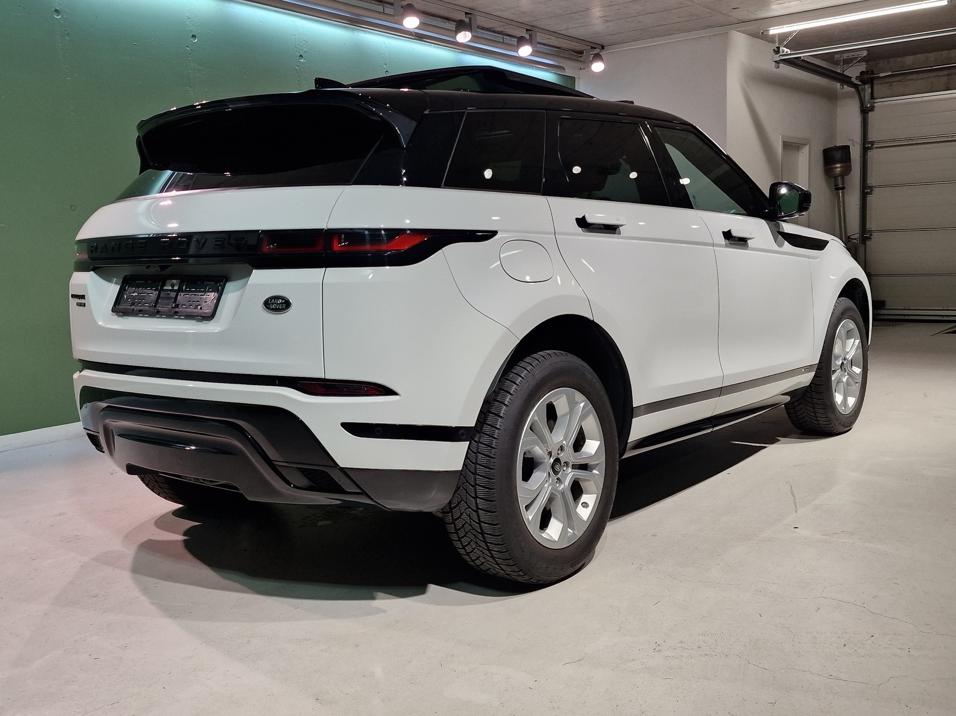 LAND ROVER Range Rover Evoque R-Dynamic P 300 SE AT9-image-4