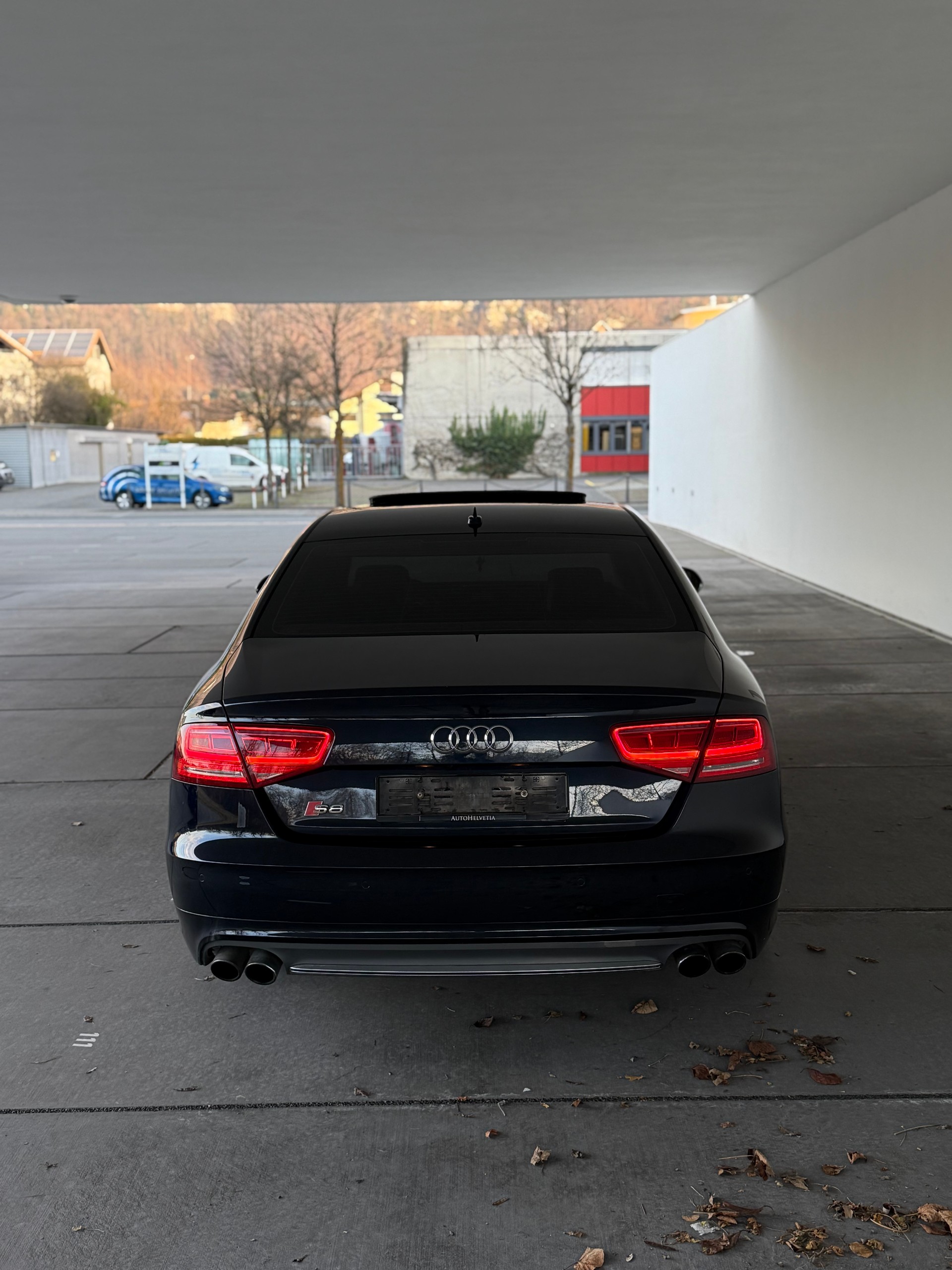 AUDI S8 4.0 TFSI V8 quattro tiptronic-image-5
