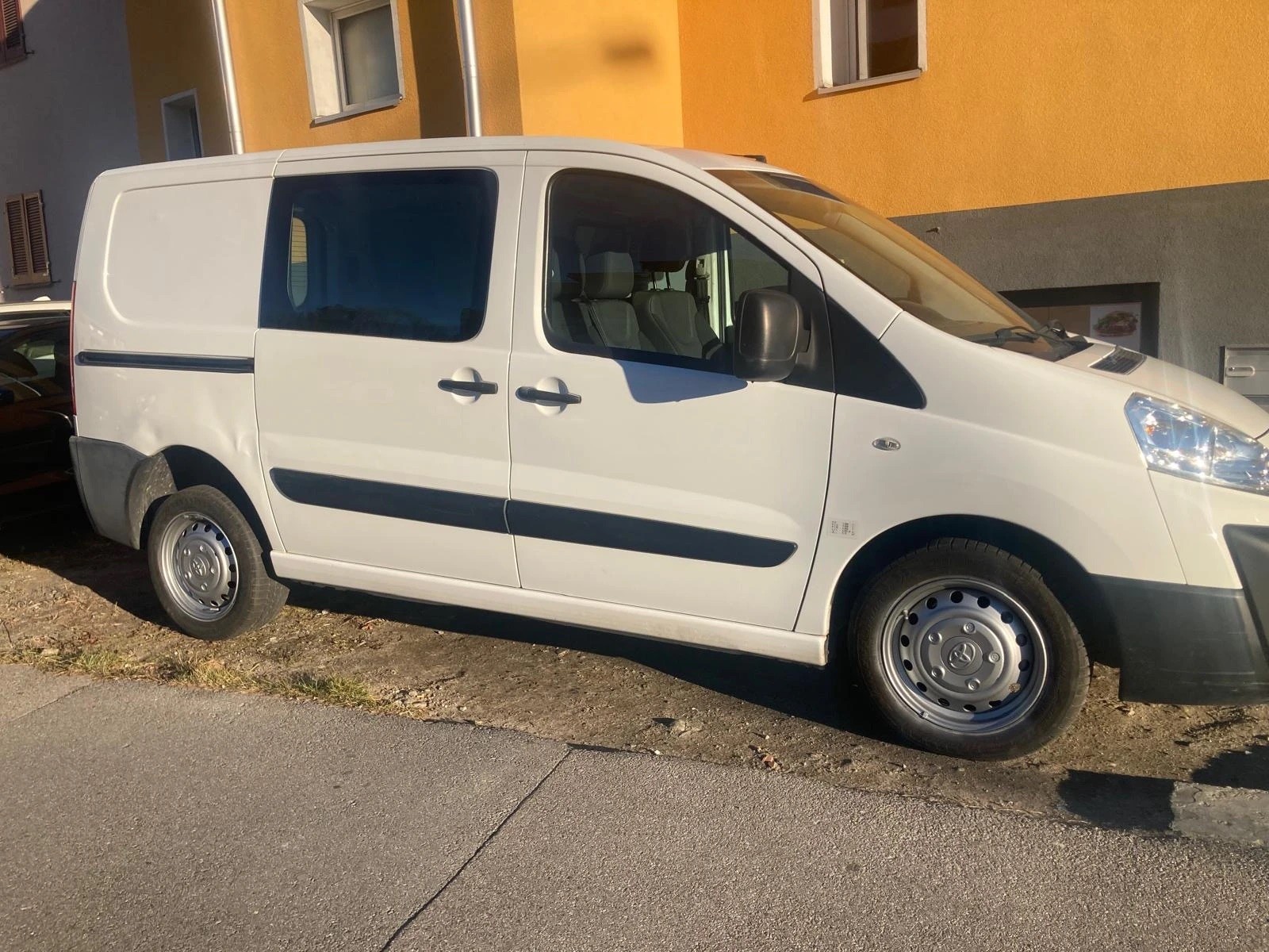 TOYOTA Proace 2.0D Panel Van Terra L1H1-image-3