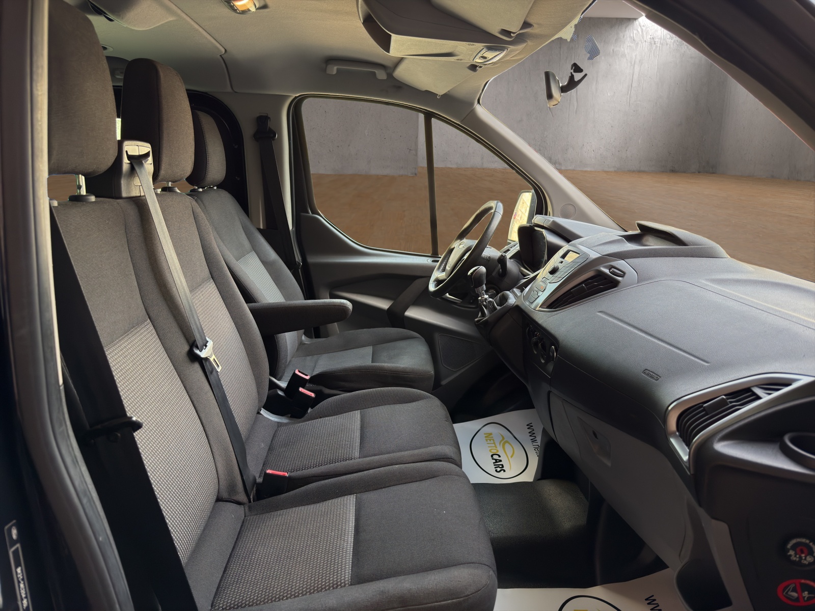 FORD Transit Custom 300 L1H1 Trend-image-9