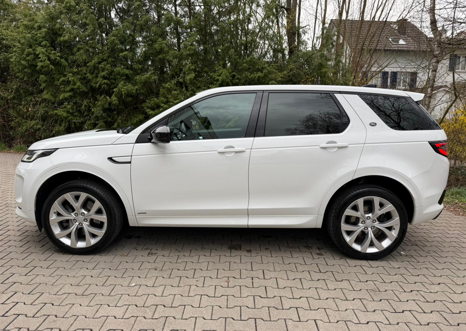 LAND ROVER Discovery Sport R Dyn D240 2.0D SD4 MHEV HSE AT9-showroom-element-1