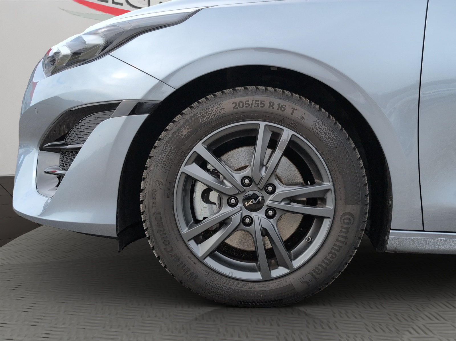 KIA Ceed Sportswagon 1.5 T-GDi MHEV GT-Line DCT / Panorama-Glasdach / Lederausstattung / Winterräder Alu 16" / Garantie bis 2031-image-15