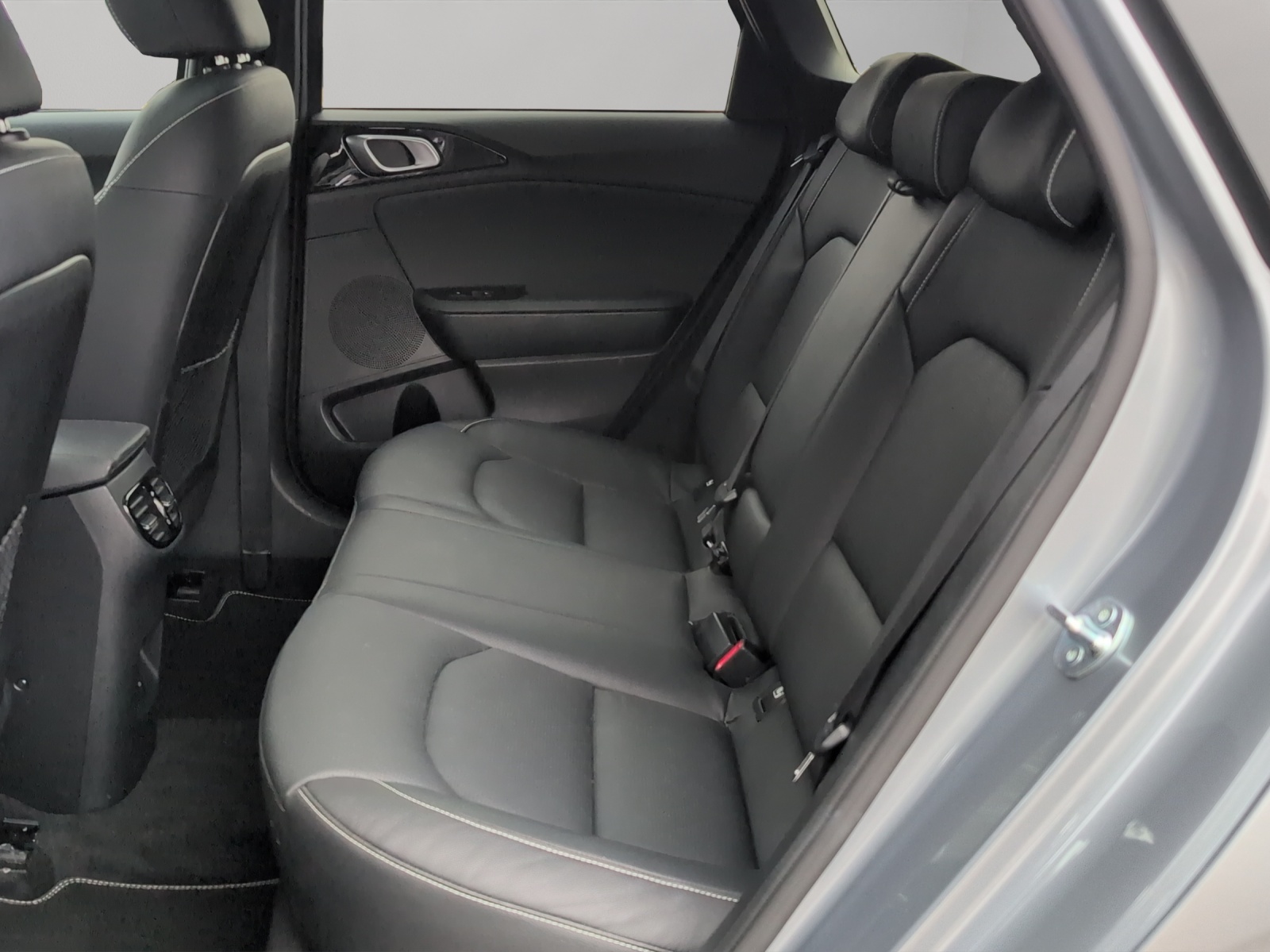 KIA Ceed Sportswagon 1.5 T-GDi MHEV GT-Line DCT / Panorama-Glasdach / Lederausstattung / Winterräder Alu 16" / Garantie bis 2031-image-11