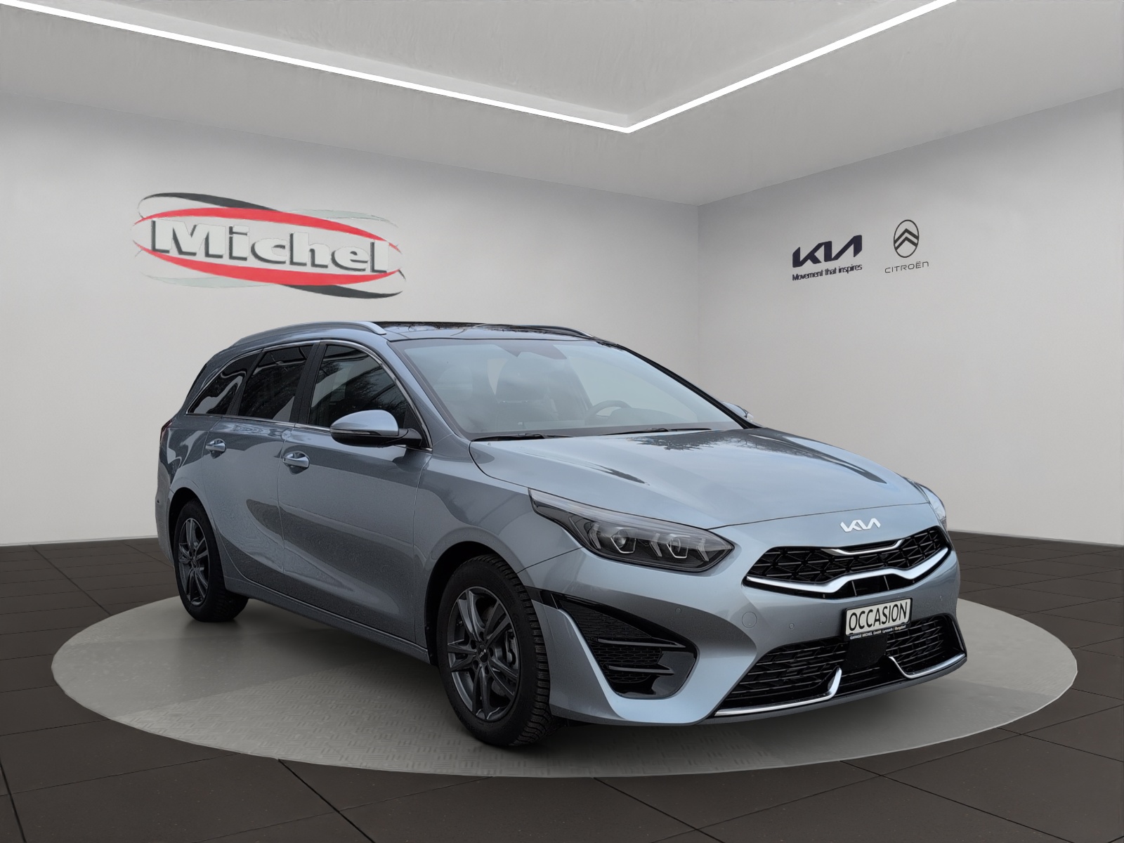 KIA Ceed Sportswagon 1.5 T-GDi MHEV GT-Line DCT / Panorama-Glasdach / Lederausstattung / Winterräder Alu 16" / Garantie bis 2031-image-2