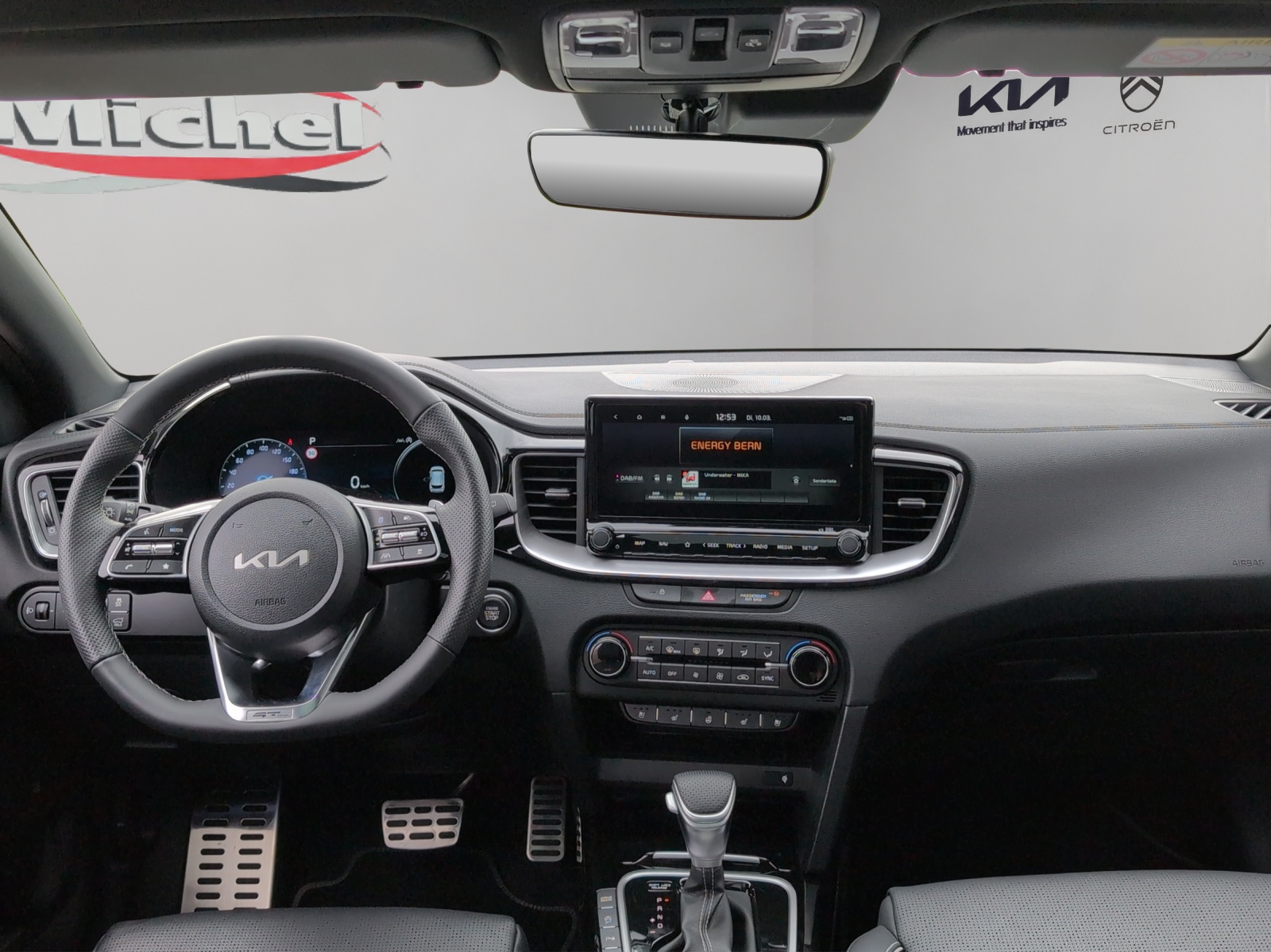 KIA Ceed Sportswagon 1.5 T-GDi MHEV GT-Line DCT / Panorama-Glasdach / Lederausstattung / Winterräder Alu 16" / Garantie bis 2031-image-9