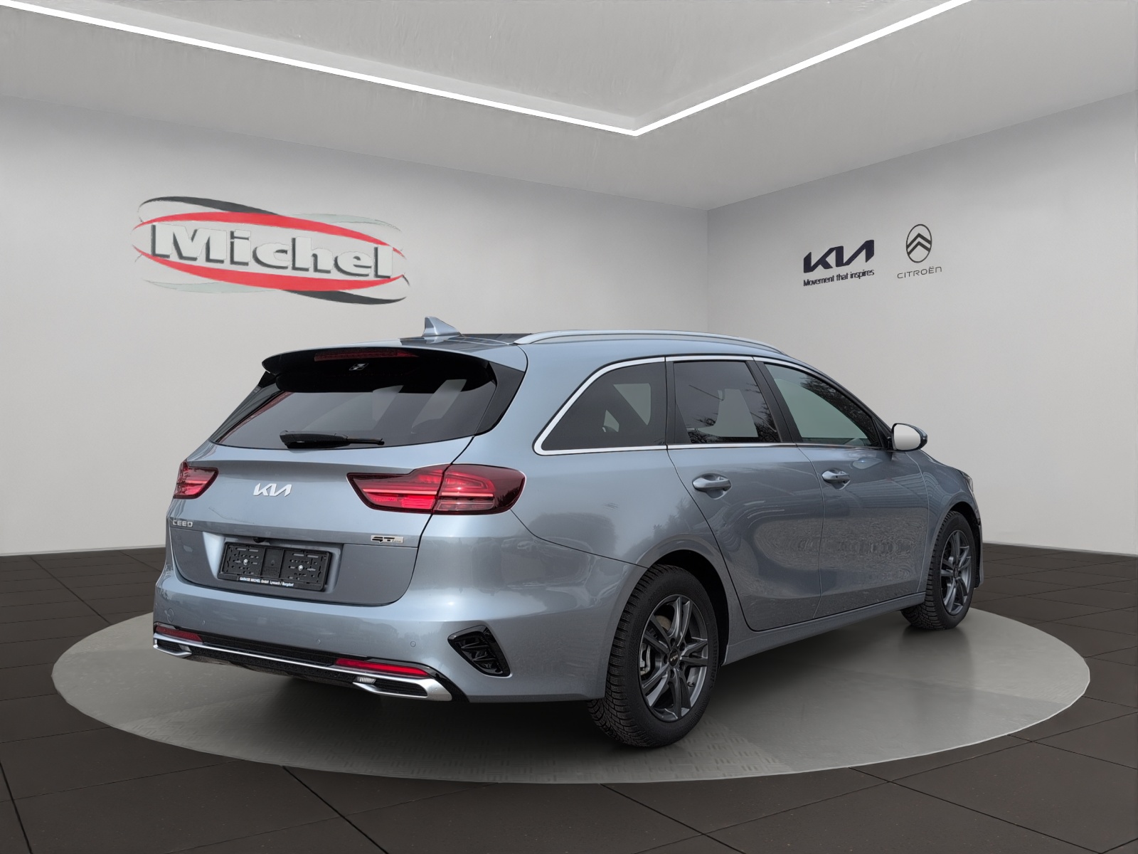 KIA Ceed Sportswagon 1.5 T-GDi MHEV GT-Line DCT / Panorama-Glasdach / Lederausstattung / Winterräder Alu 16" / Garantie bis 2031-image-4