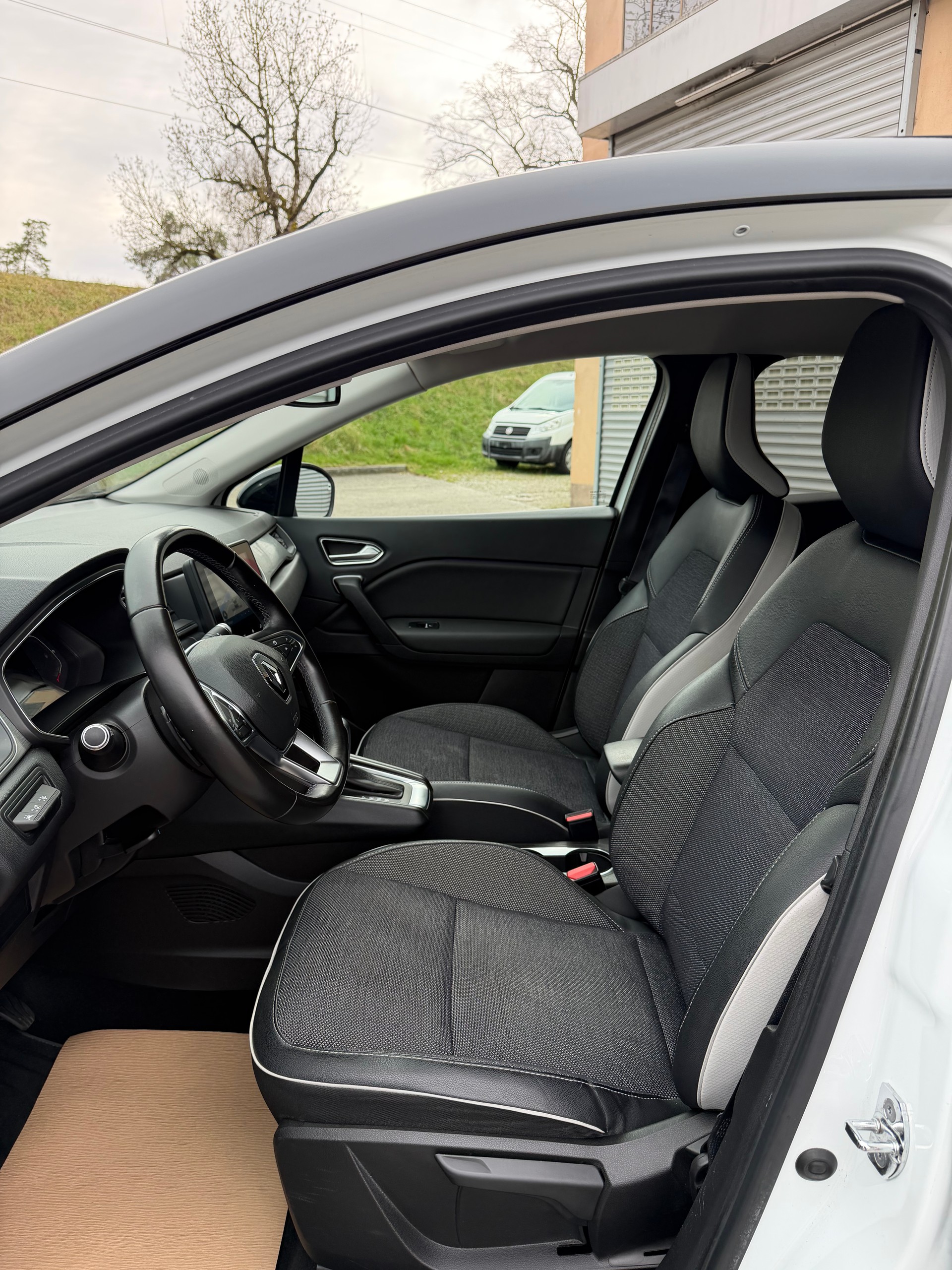 RENAULT Captur 1.3 TCe EDC Intens EDC-image-8