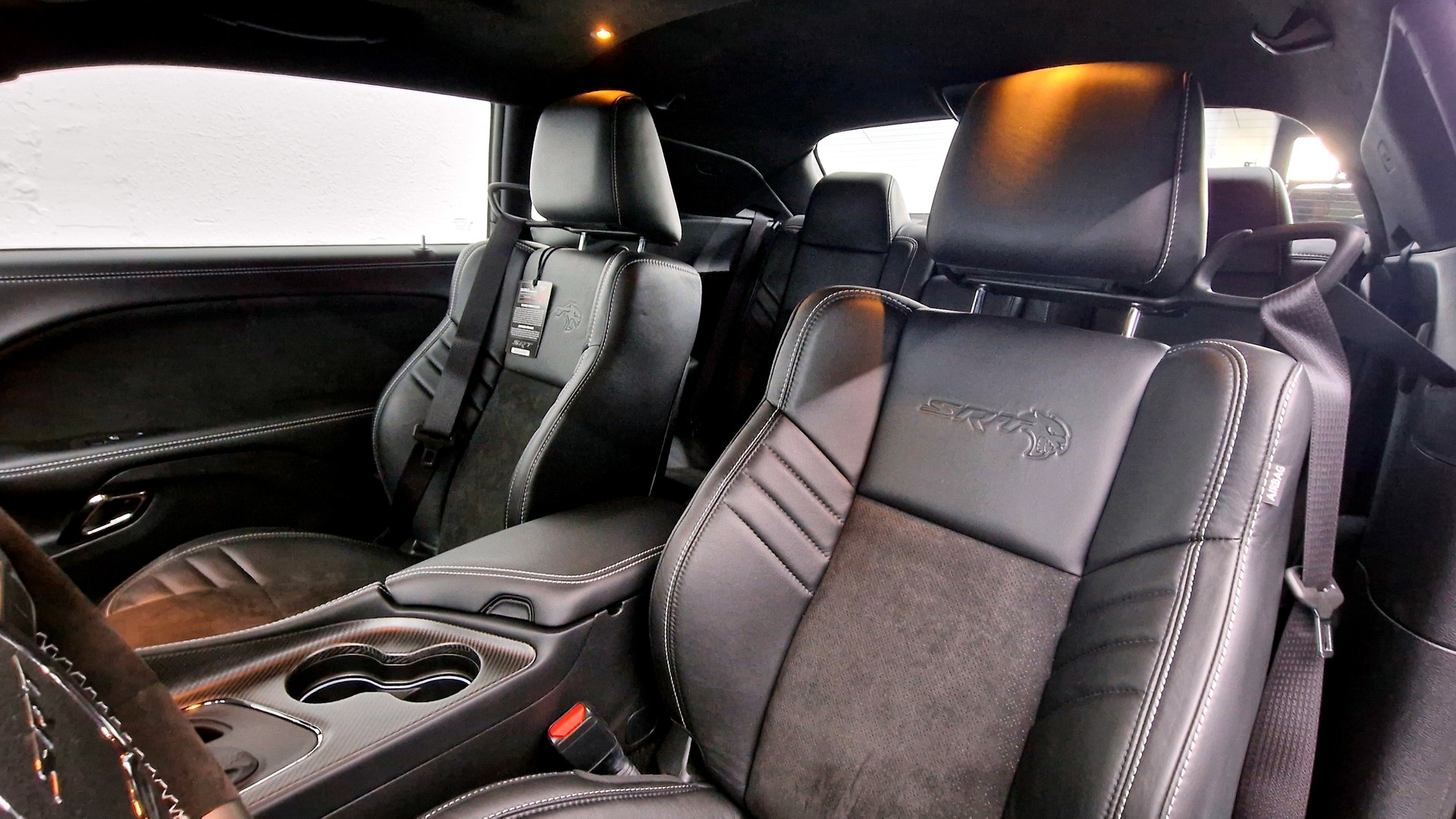 DODGE Challenger SRT HELLCAT "BLACK GHOST"-image-12