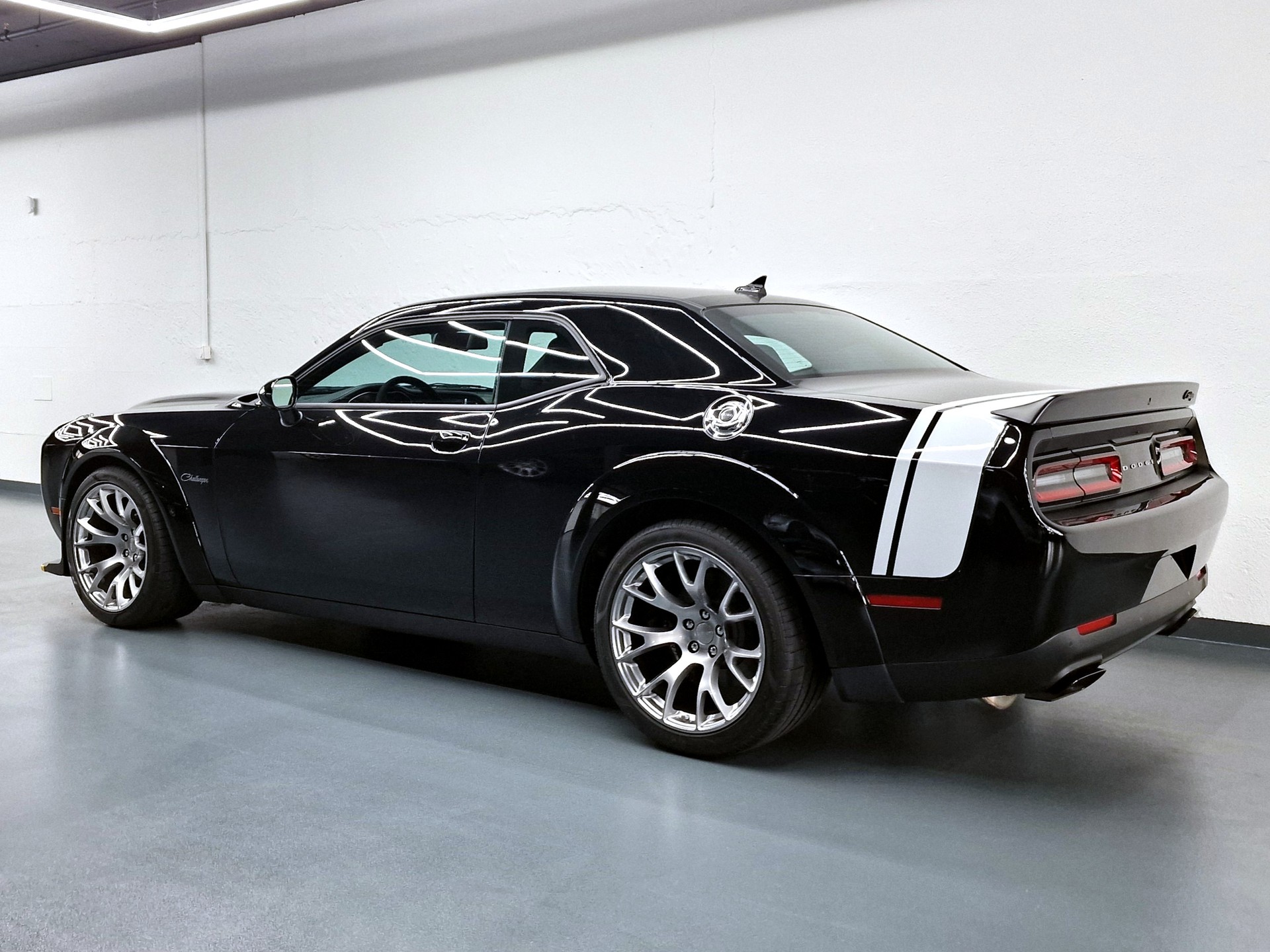 DODGE Challenger SRT HELLCAT "BLACK GHOST"-image-6