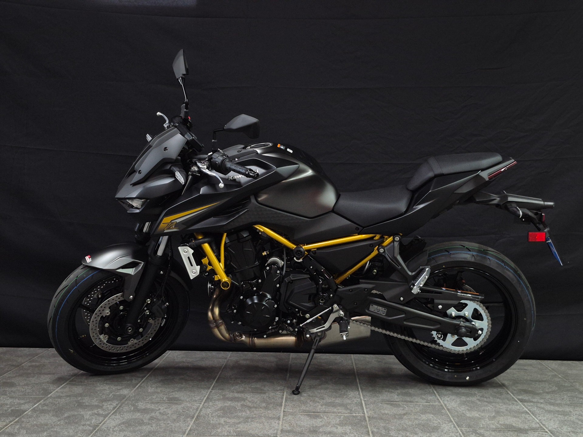 KAWASAKI Z 650 S (35kW)-image-2
