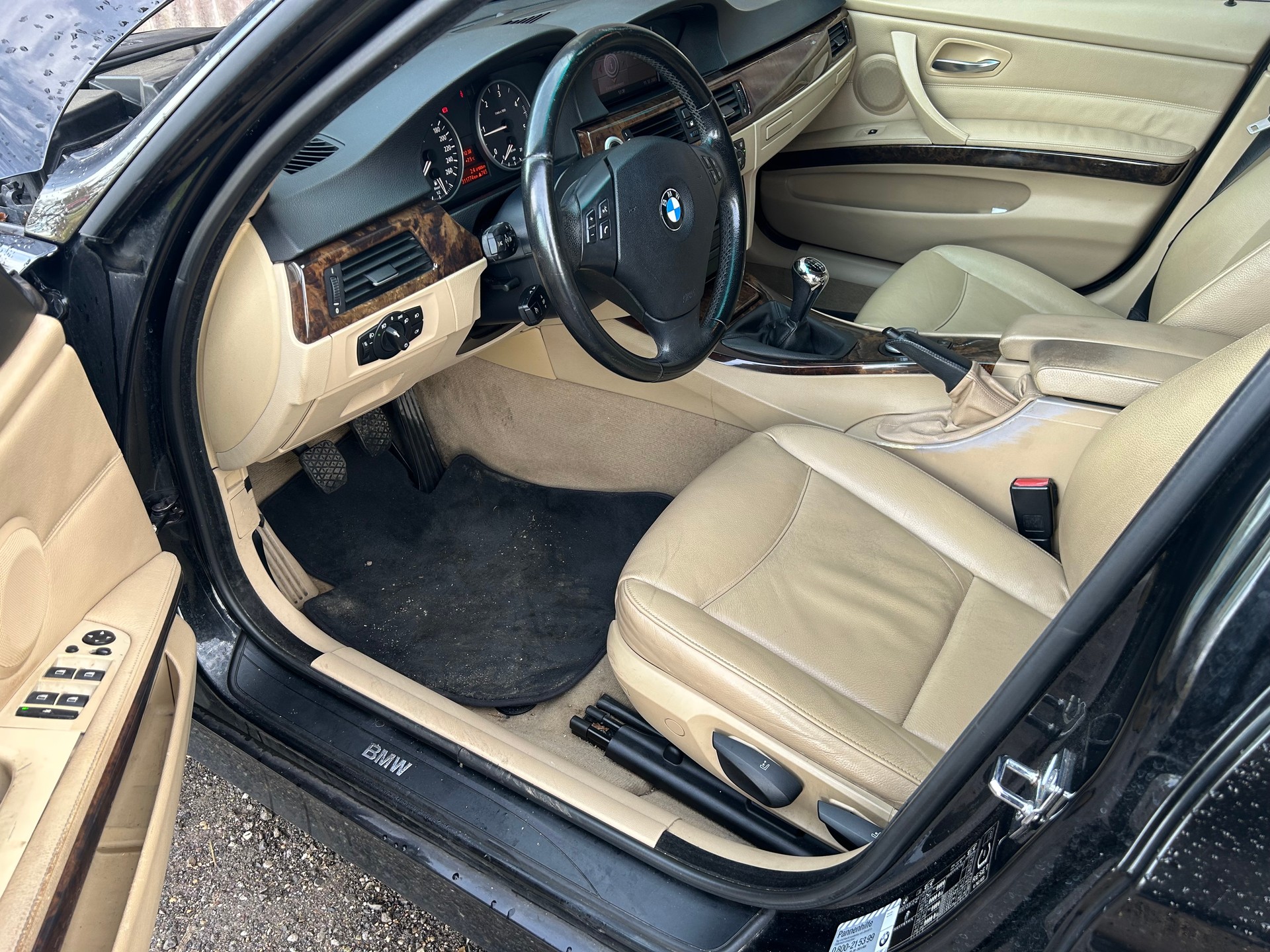 BMW BMW 320 Diesel-image-11