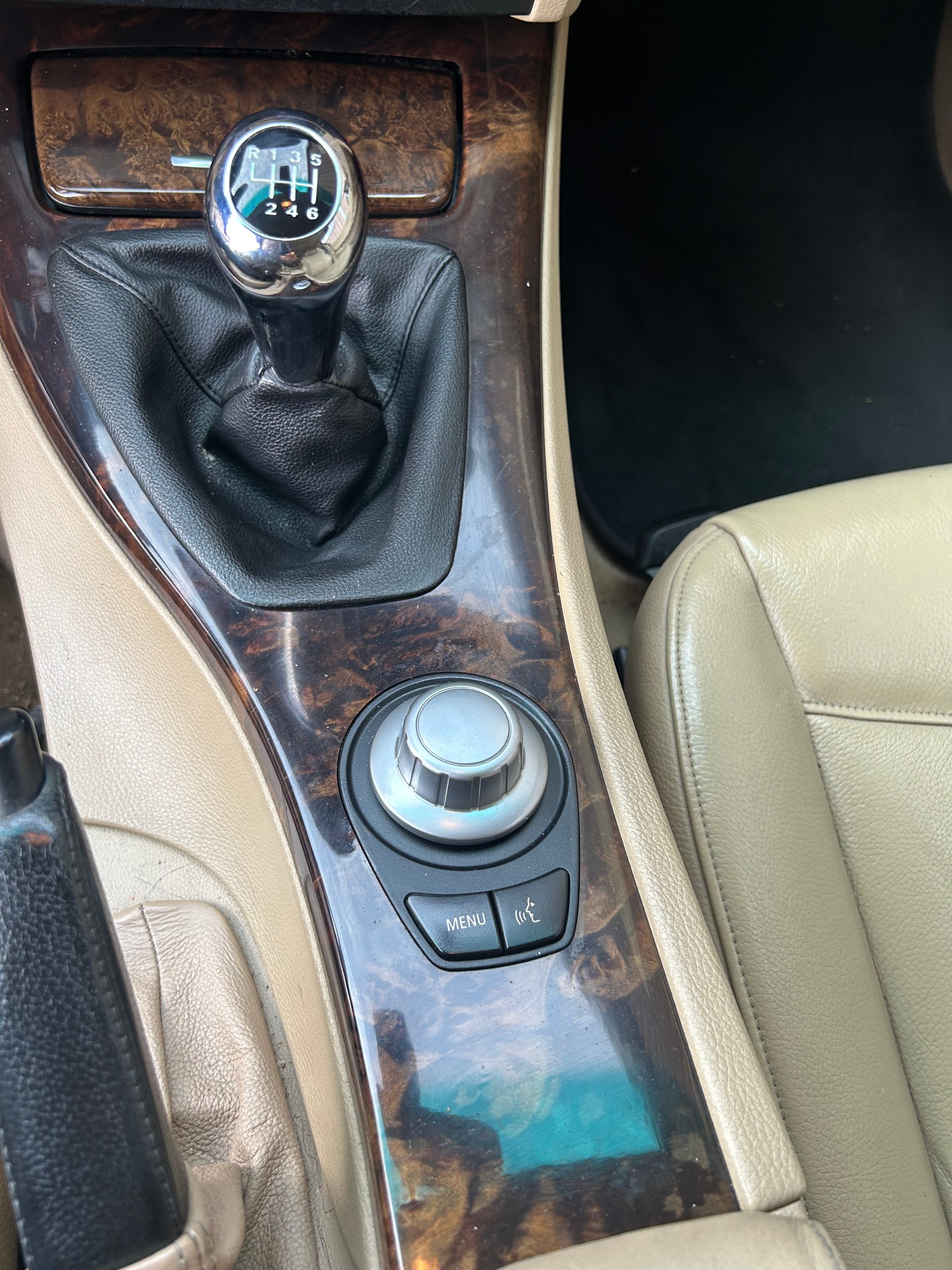 BMW BMW 320 Diesel-image-9