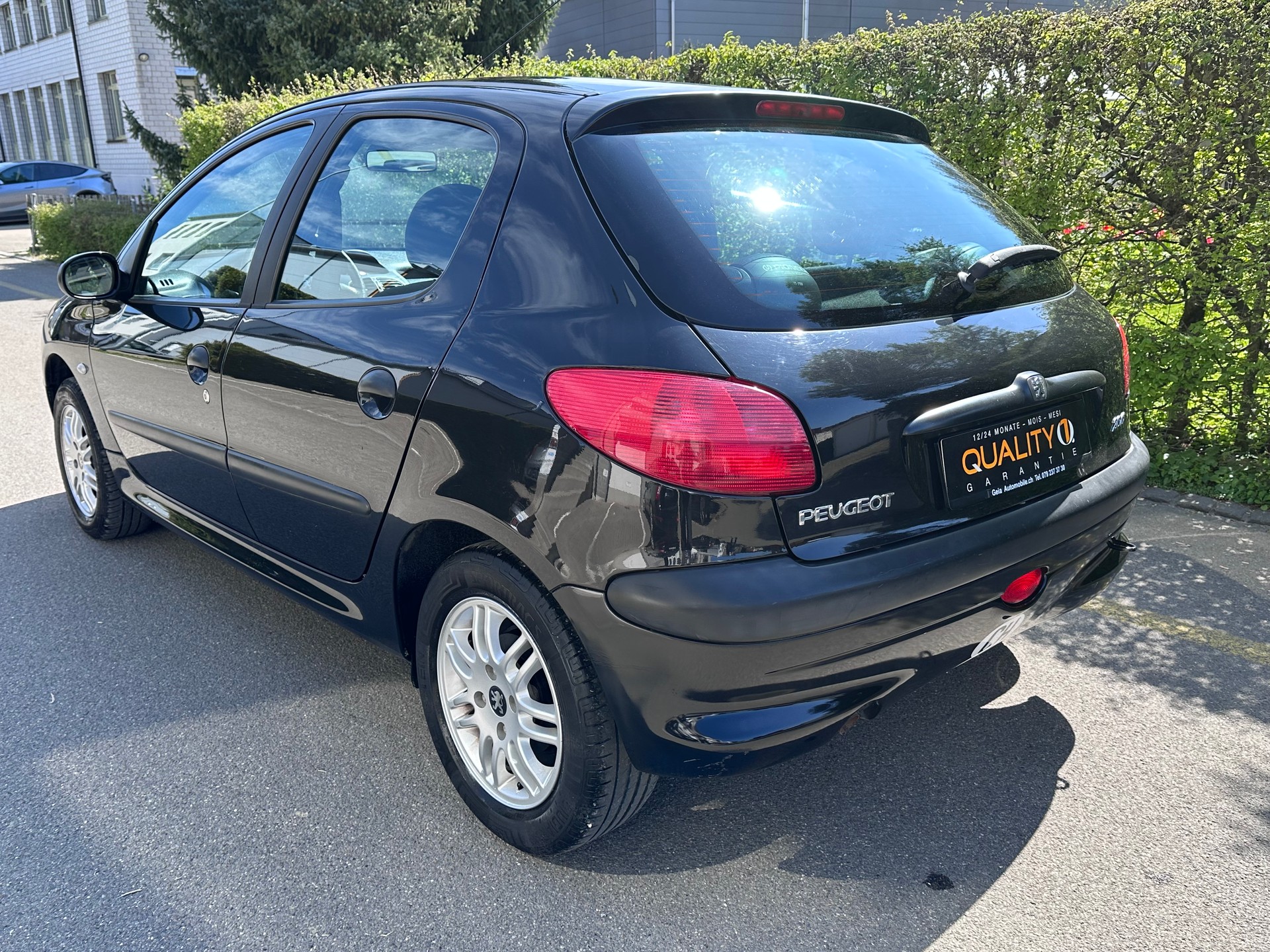 PEUGEOT 206 1.6 XT Premium-image-2