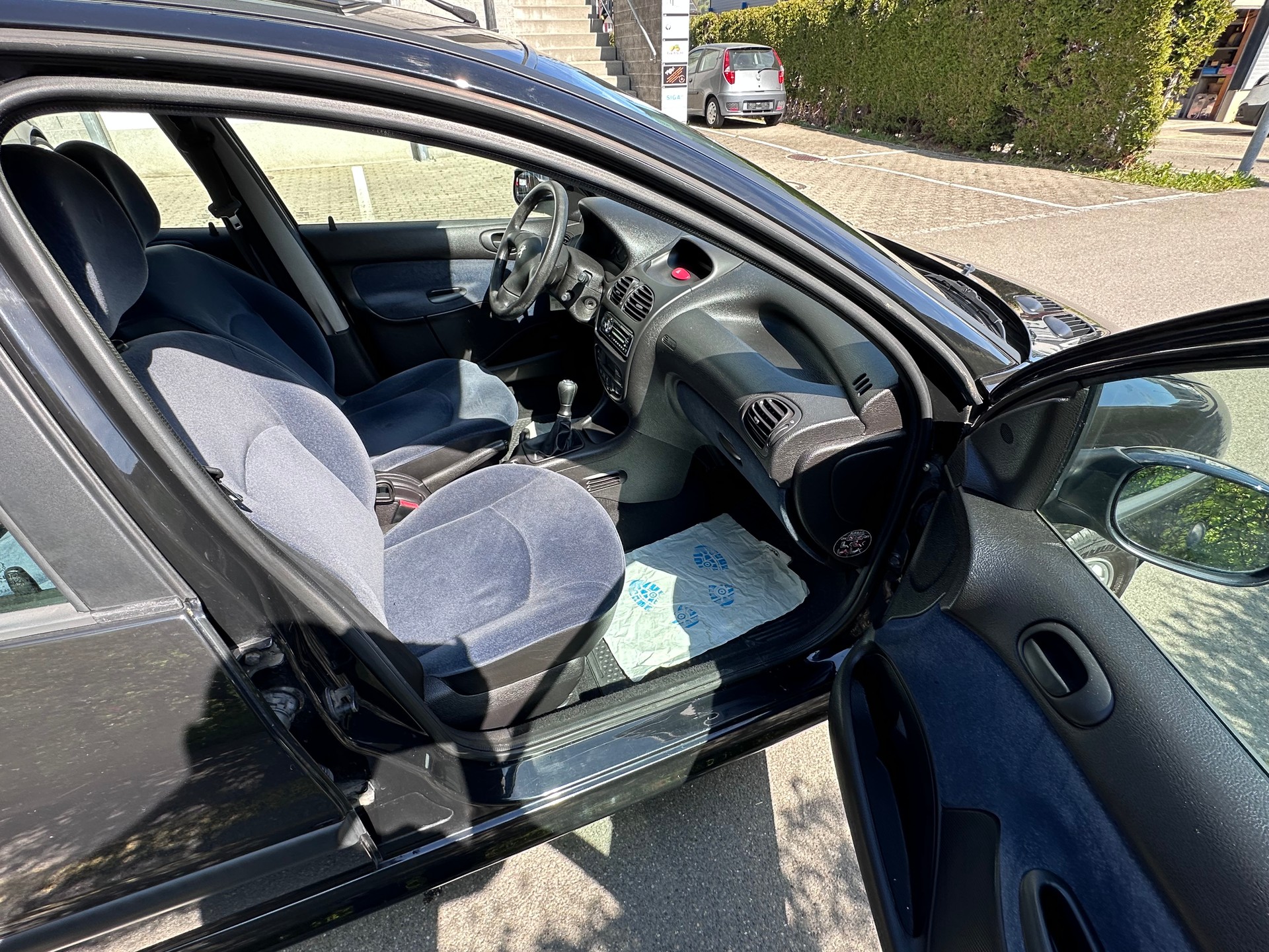 PEUGEOT 206 1.6 XT Premium-image-7