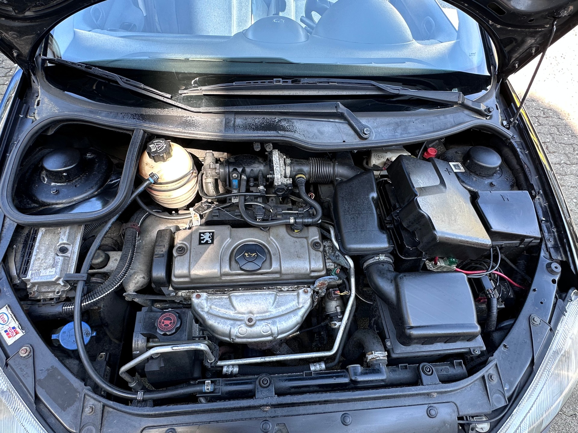 PEUGEOT 206 1.6 XT Premium-image-14