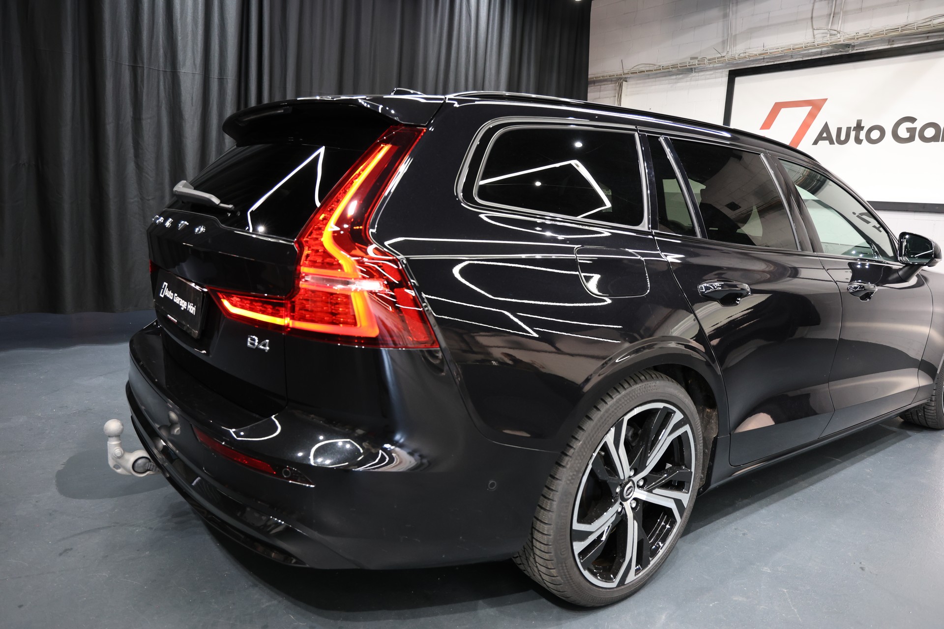 VOLVO V60 B4 Benzin Mild Hybrid Ultimate Dark DCT-image-21