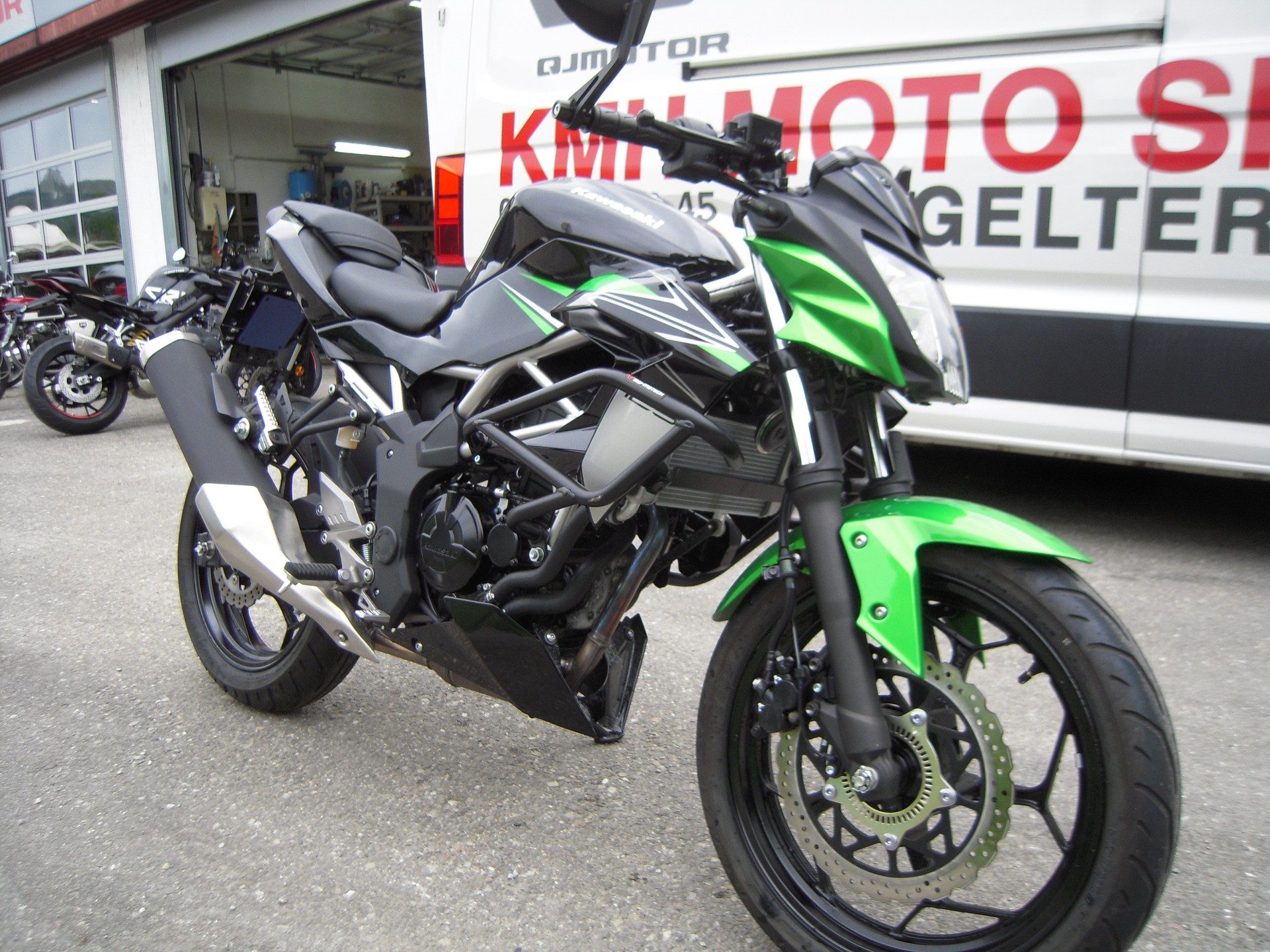 KAWASAKI Z 125-image-1