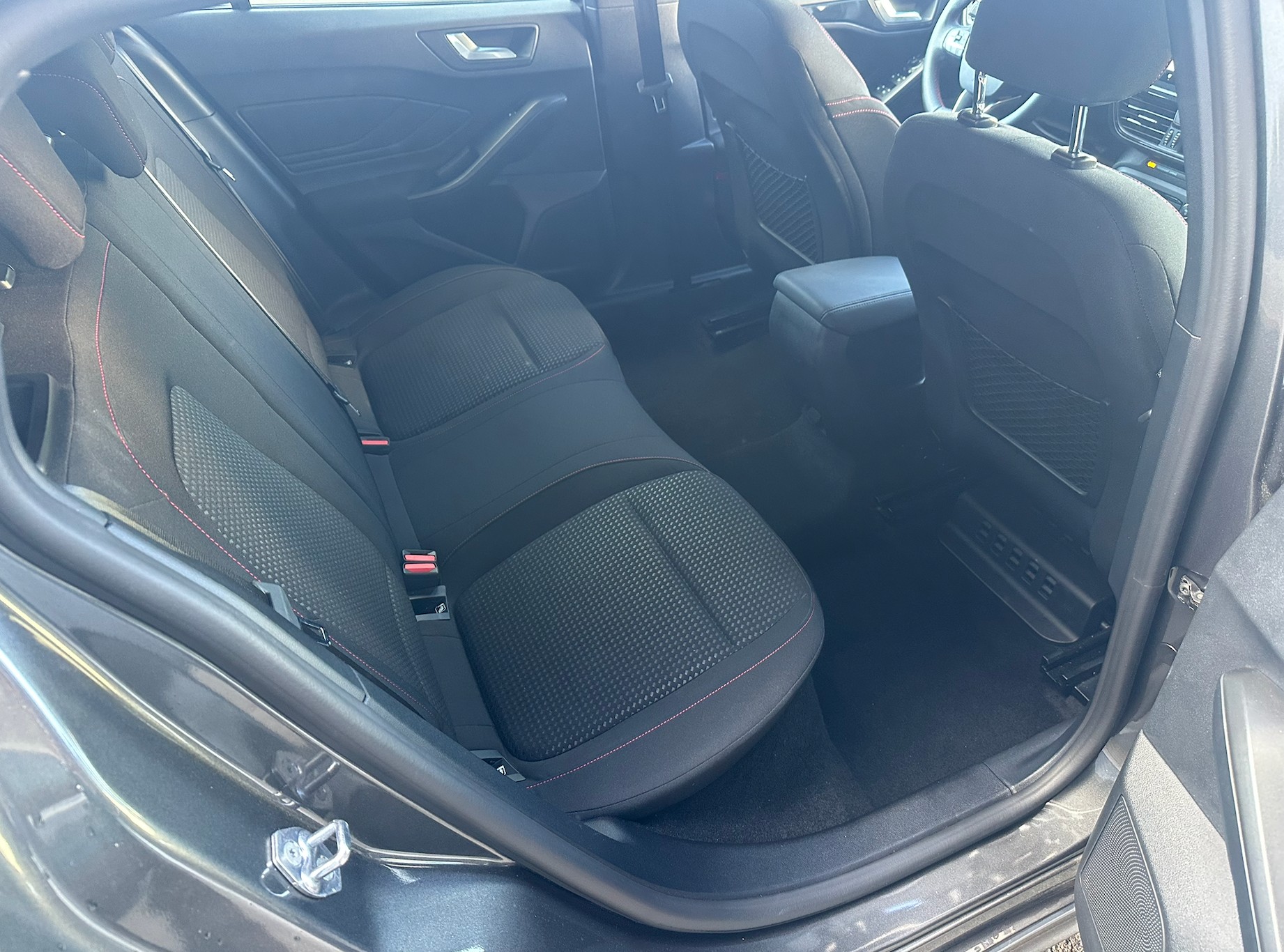 FORD Focus 1.0 MHEV ST-Line X Automat-image-13