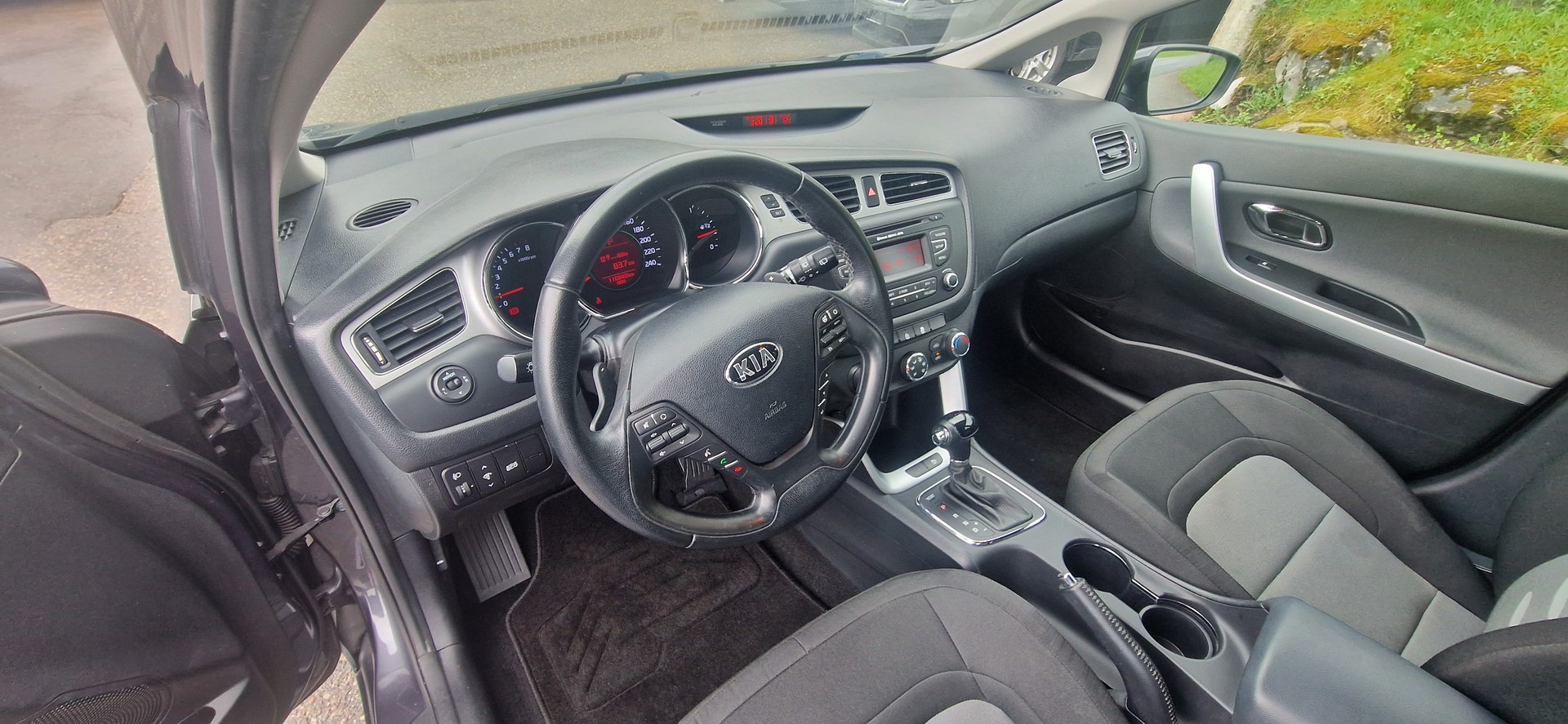 KIA Cee'd 1.6 GDi Trend DCT-image-7