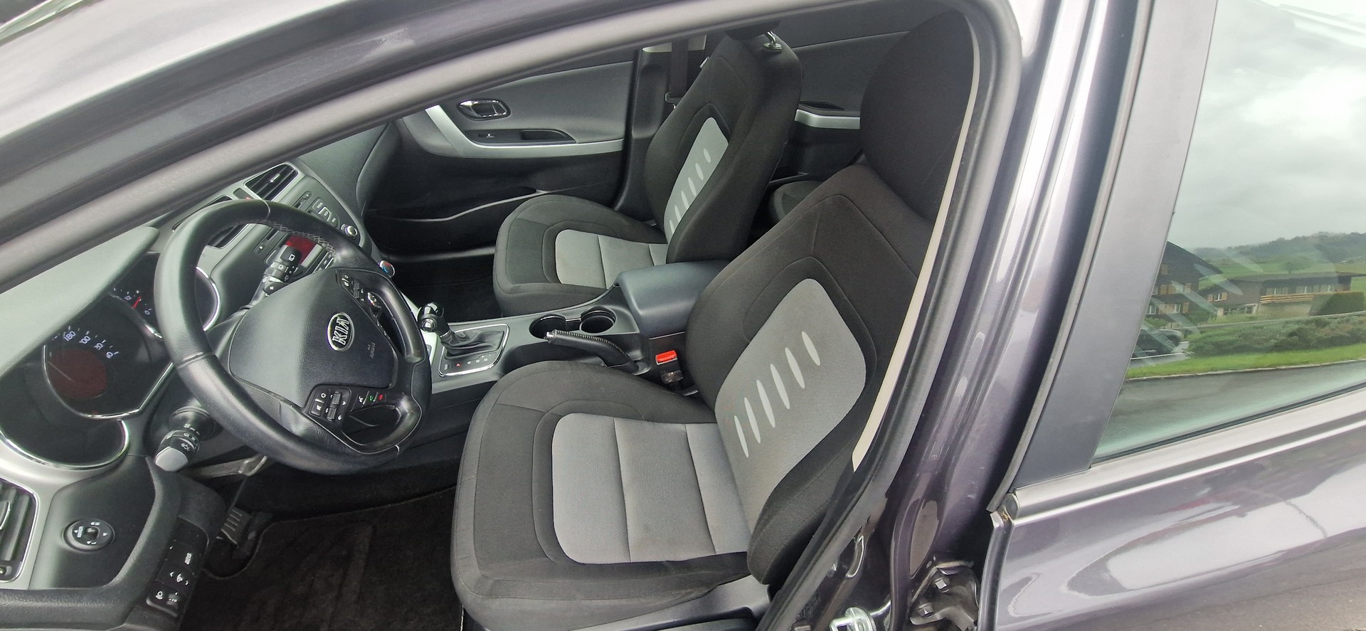 KIA Cee'd 1.6 GDi Trend DCT-image-8